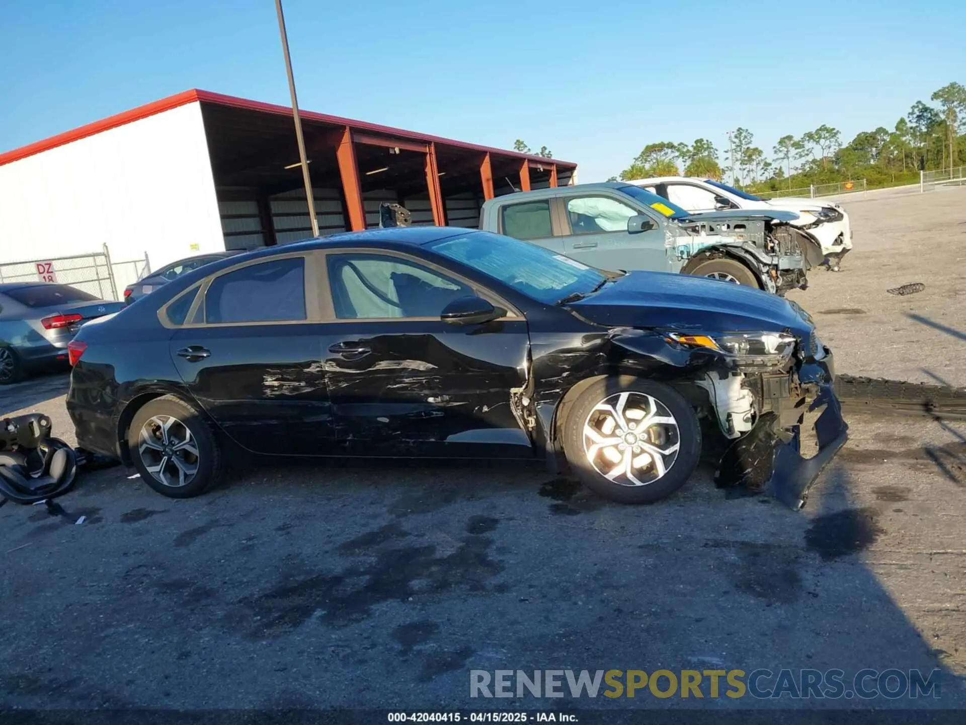 13 Photograph of a damaged car 3KPF24AD2KE045187 KIA FORTE 2019