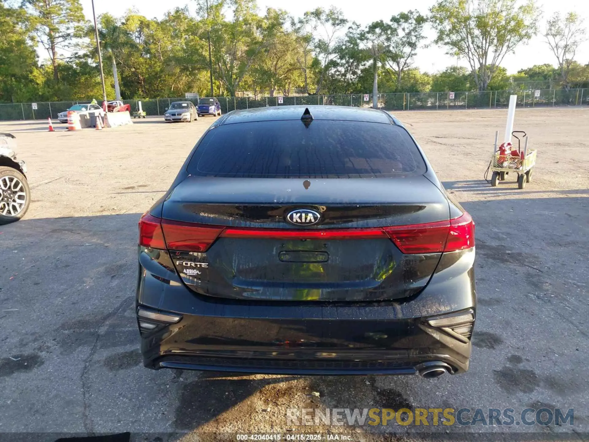 16 Photograph of a damaged car 3KPF24AD2KE045187 KIA FORTE 2019