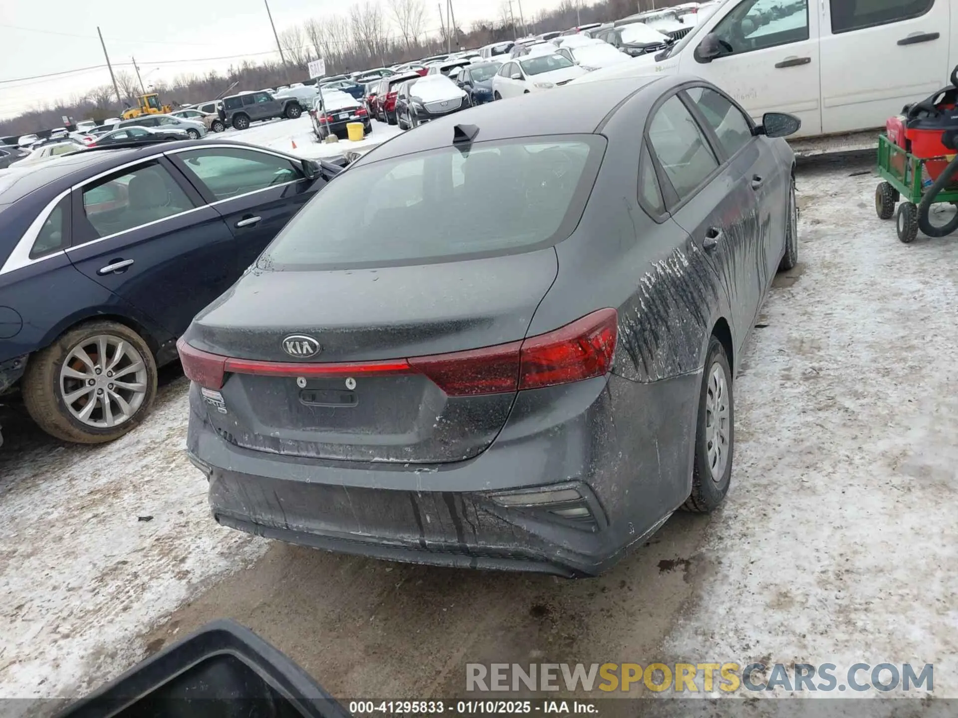 17 Photograph of a damaged car 3KPF24AD2KE048932 KIA FORTE 2019