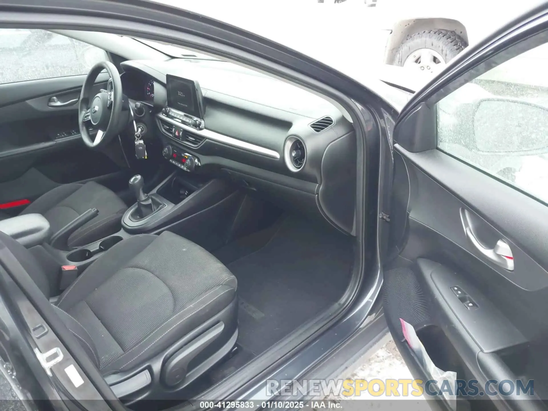 5 Photograph of a damaged car 3KPF24AD2KE048932 KIA FORTE 2019