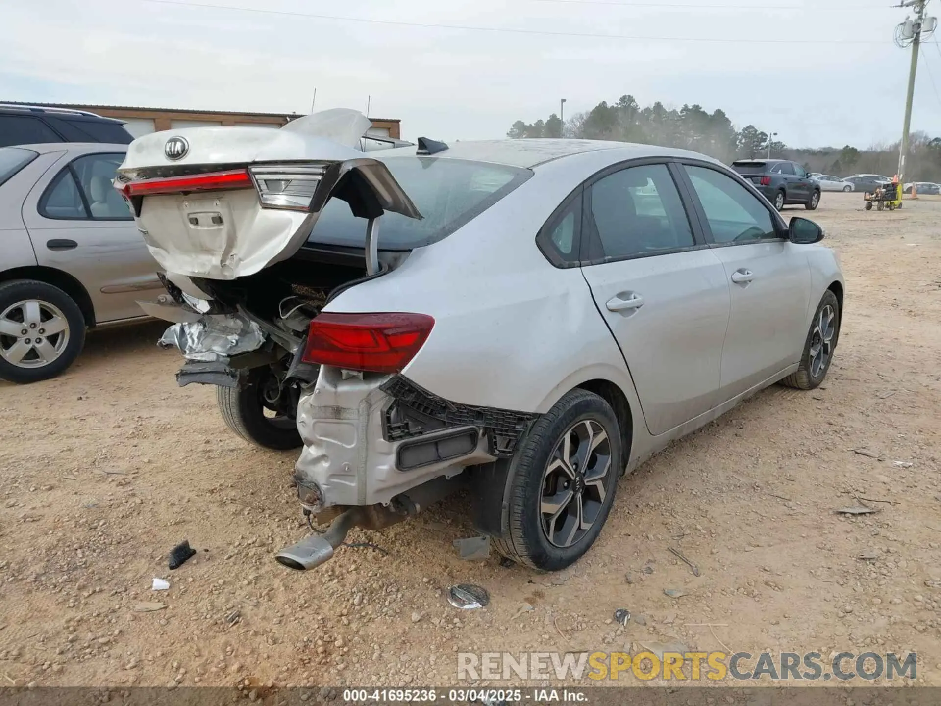 4 Photograph of a damaged car 3KPF24AD2KE052897 KIA FORTE 2019