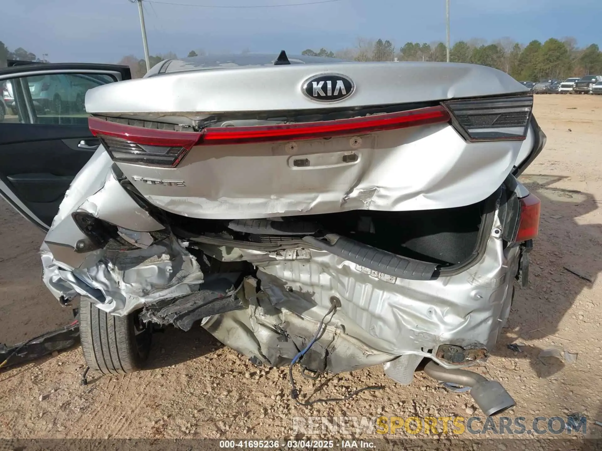 6 Photograph of a damaged car 3KPF24AD2KE052897 KIA FORTE 2019