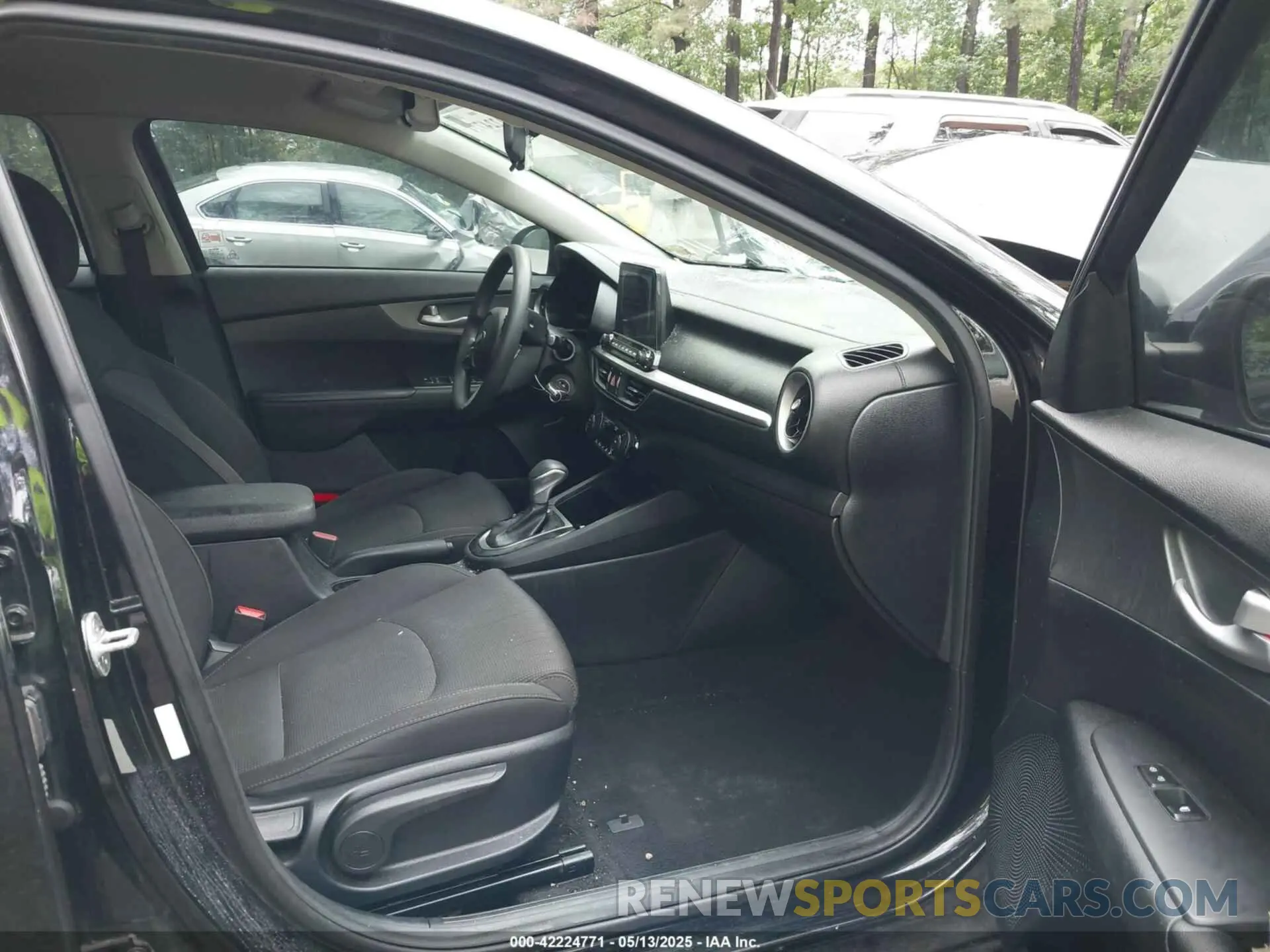 5 Photograph of a damaged car 3KPF24AD2KE058098 KIA FORTE 2019