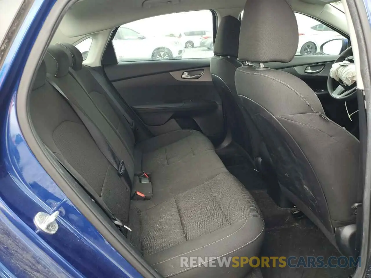 10 Photograph of a damaged car 3KPF24AD2KE058876 KIA FORTE 2019