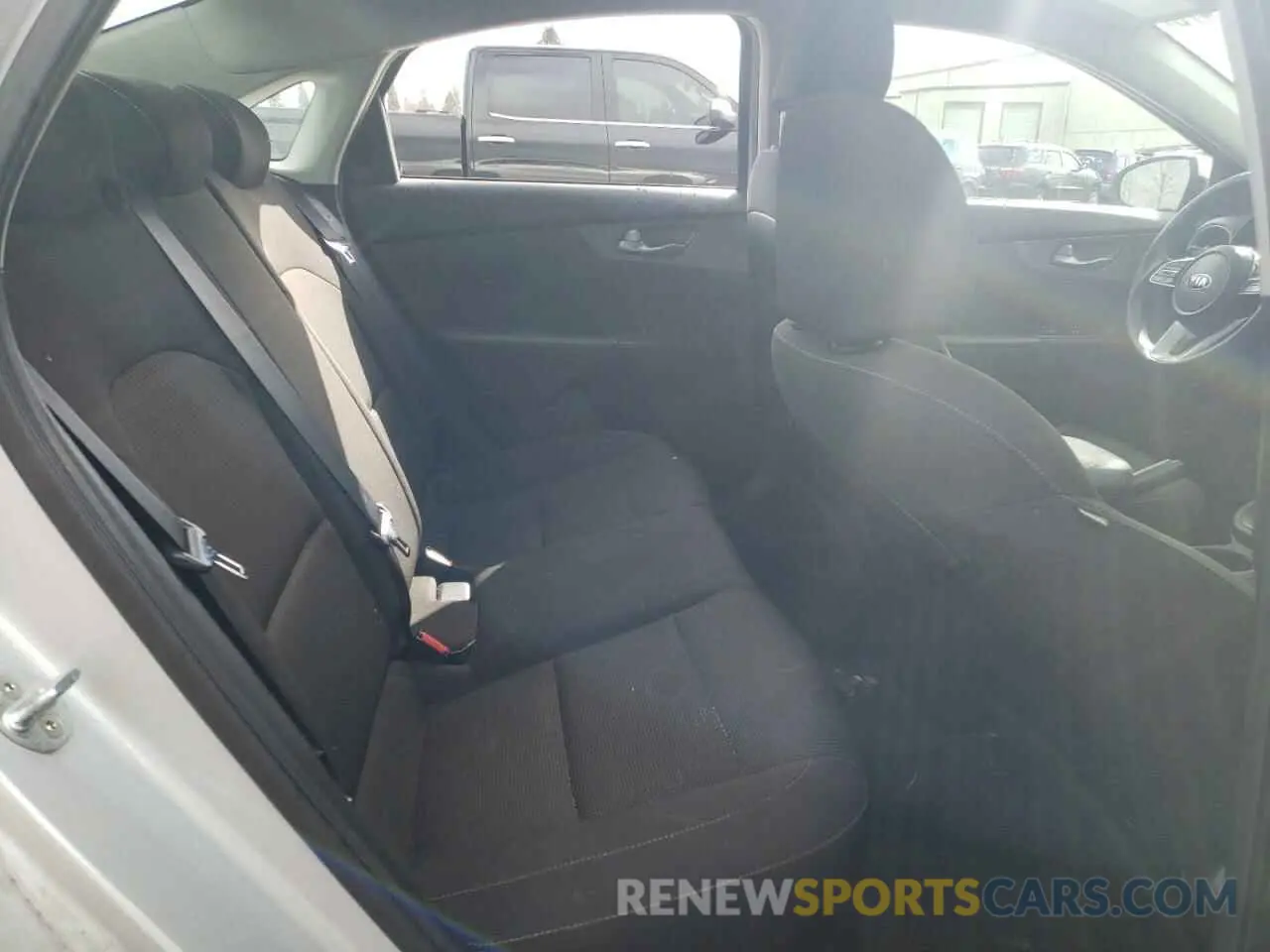 10 Photograph of a damaged car 3KPF24AD2KE061633 KIA FORTE 2019