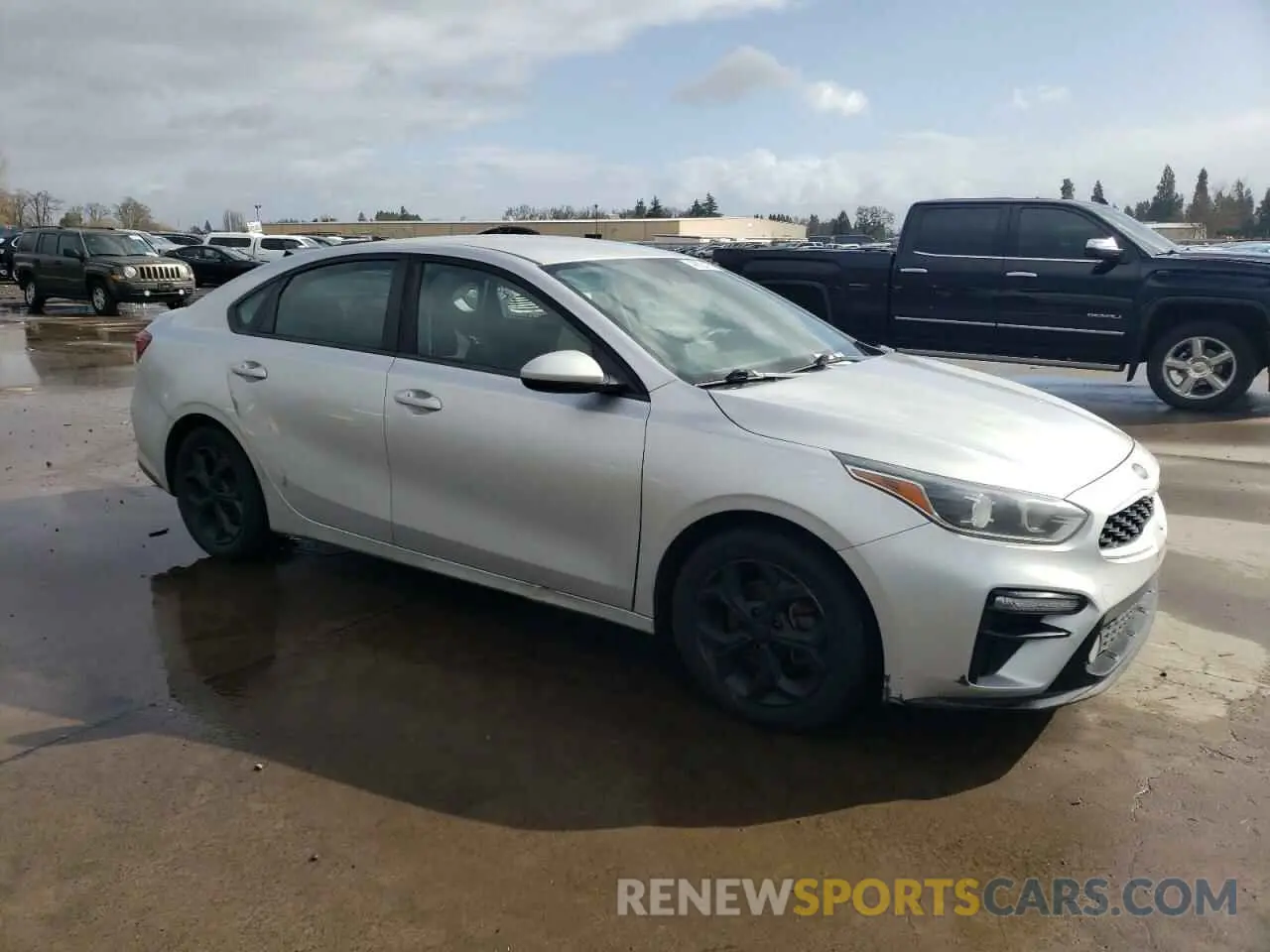4 Photograph of a damaged car 3KPF24AD2KE061633 KIA FORTE 2019