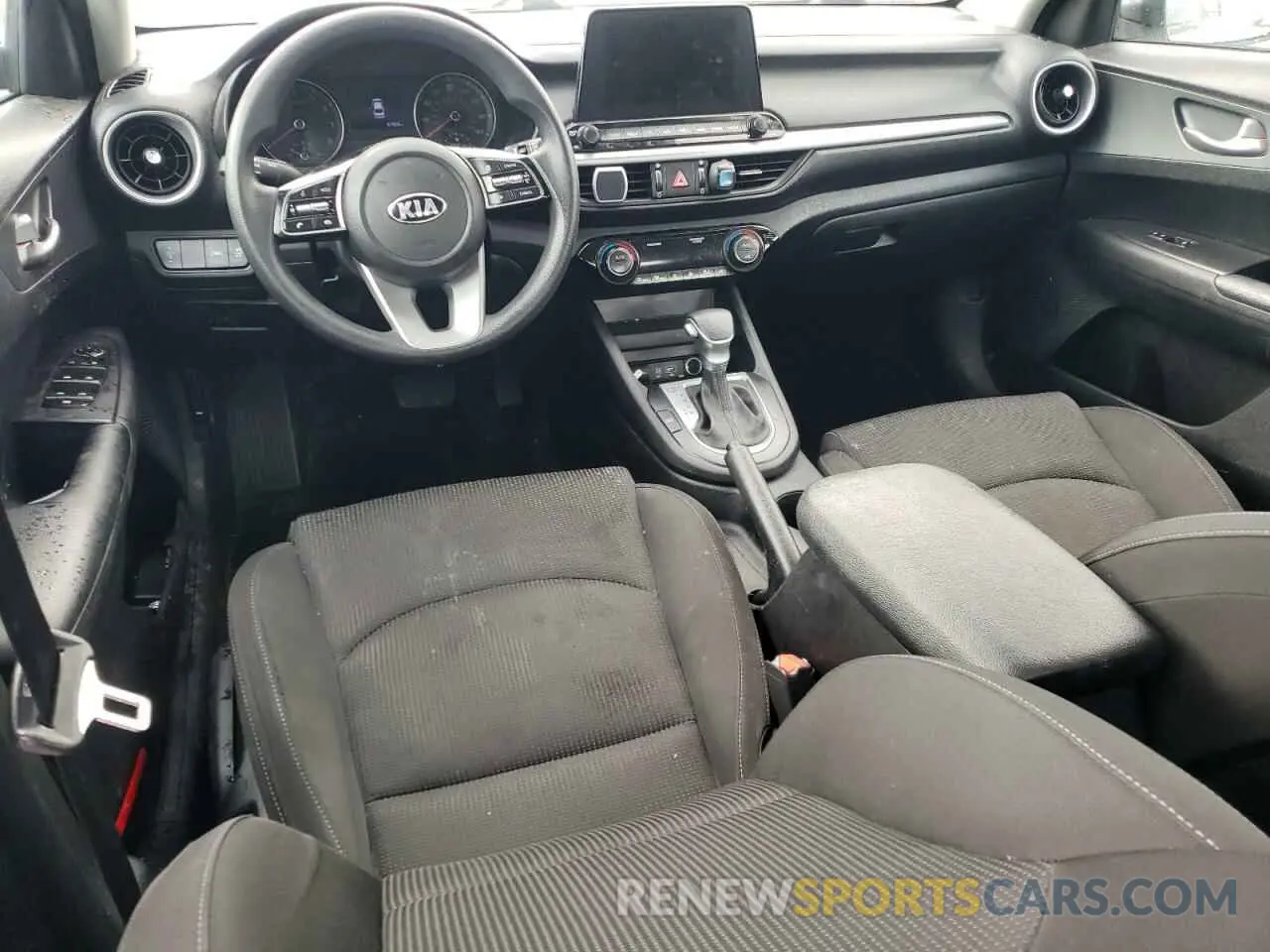 8 Photograph of a damaged car 3KPF24AD2KE061633 KIA FORTE 2019