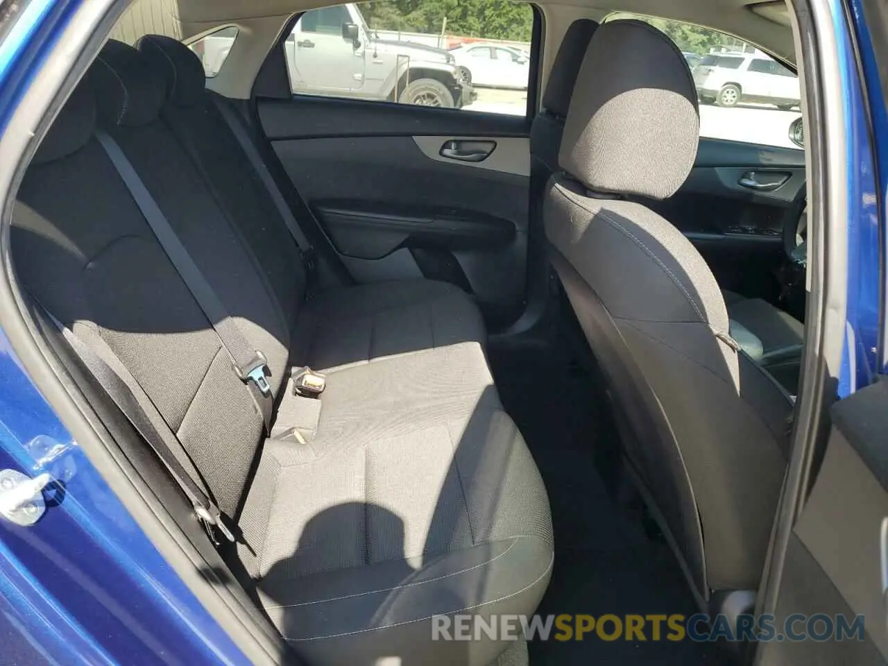 10 Photograph of a damaged car 3KPF24AD2KE065696 KIA FORTE 2019