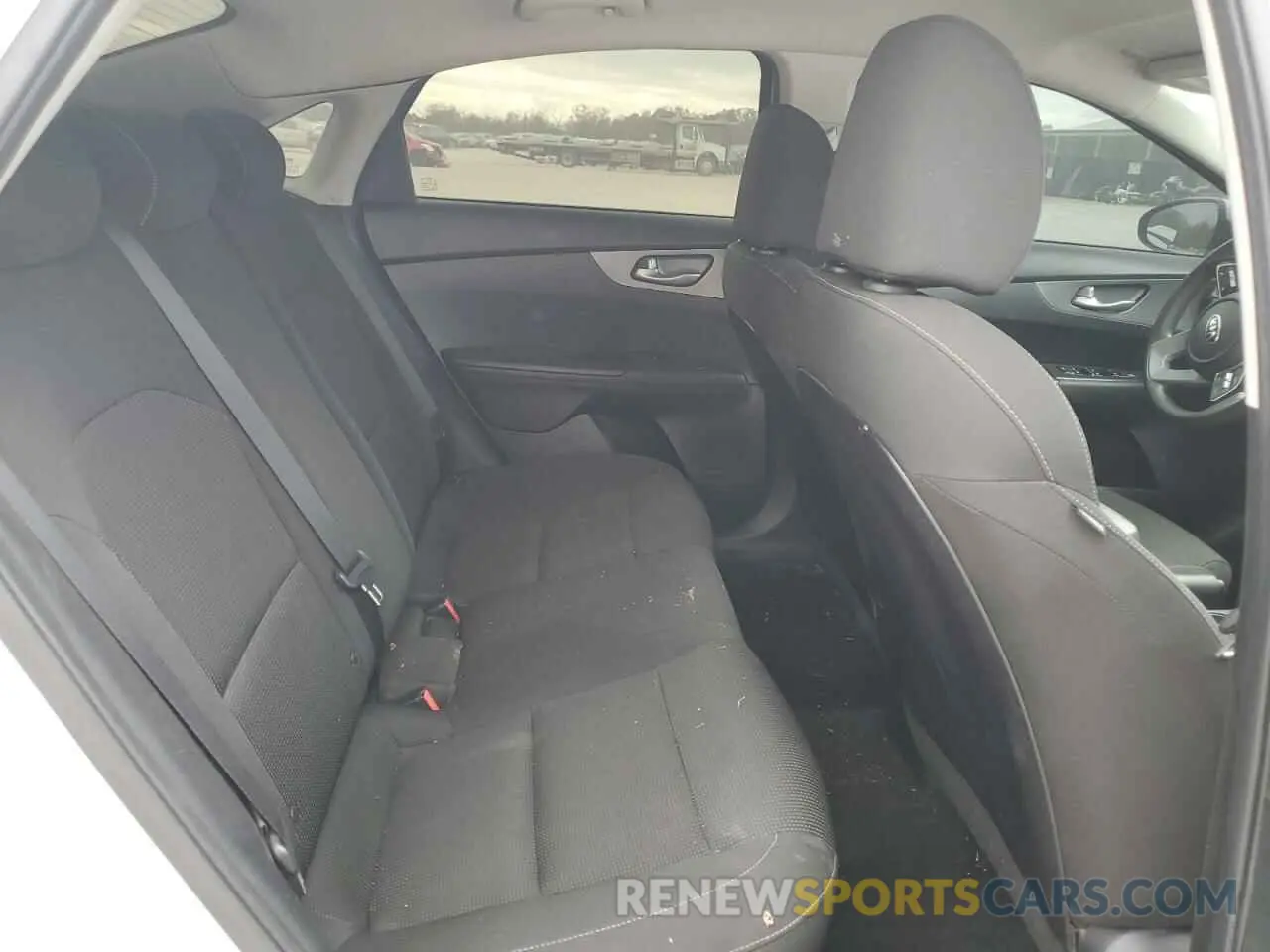 10 Photograph of a damaged car 3KPF24AD2KE067478 KIA FORTE 2019