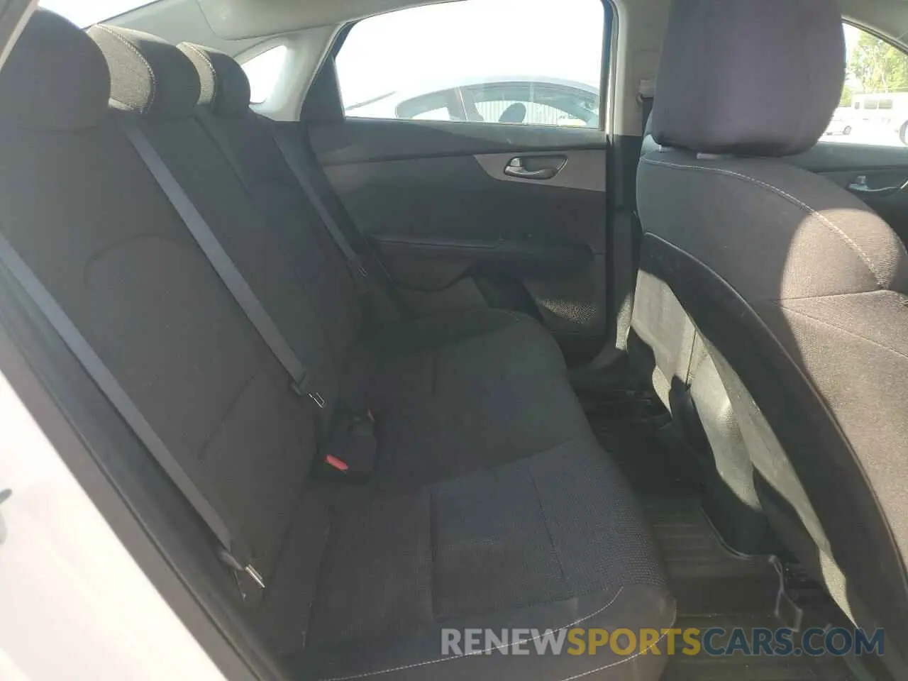 10 Photograph of a damaged car 3KPF24AD2KE095331 KIA FORTE 2019
