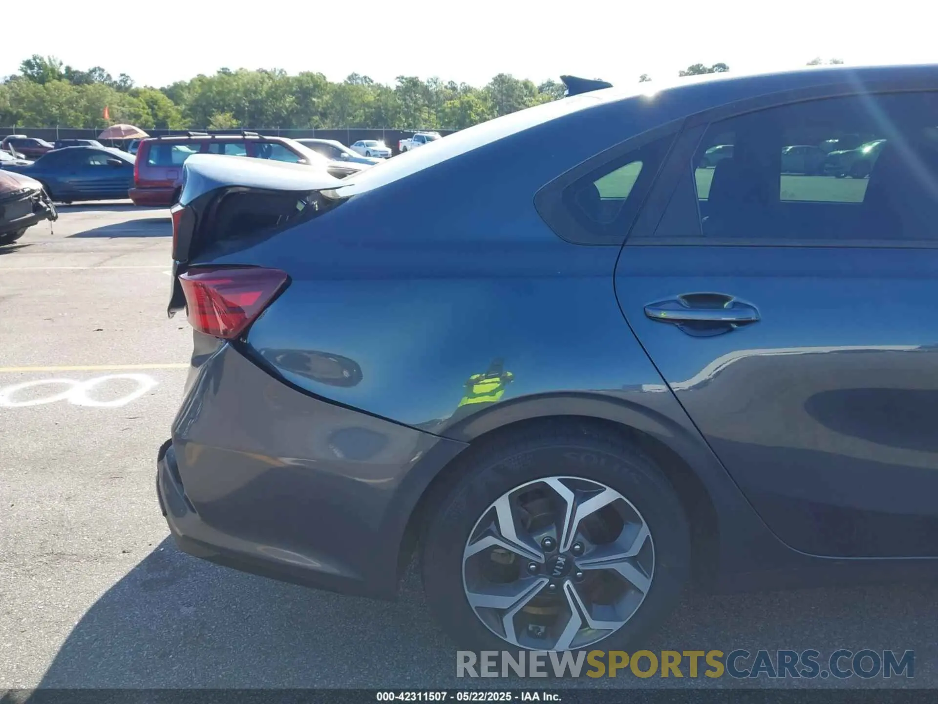 17 Photograph of a damaged car 3KPF24AD2KE096124 KIA FORTE 2019