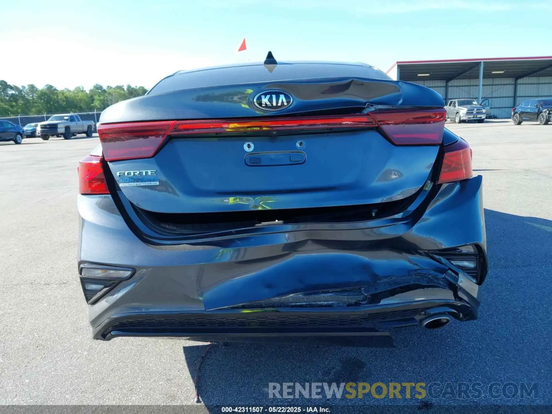 18 Photograph of a damaged car 3KPF24AD2KE096124 KIA FORTE 2019