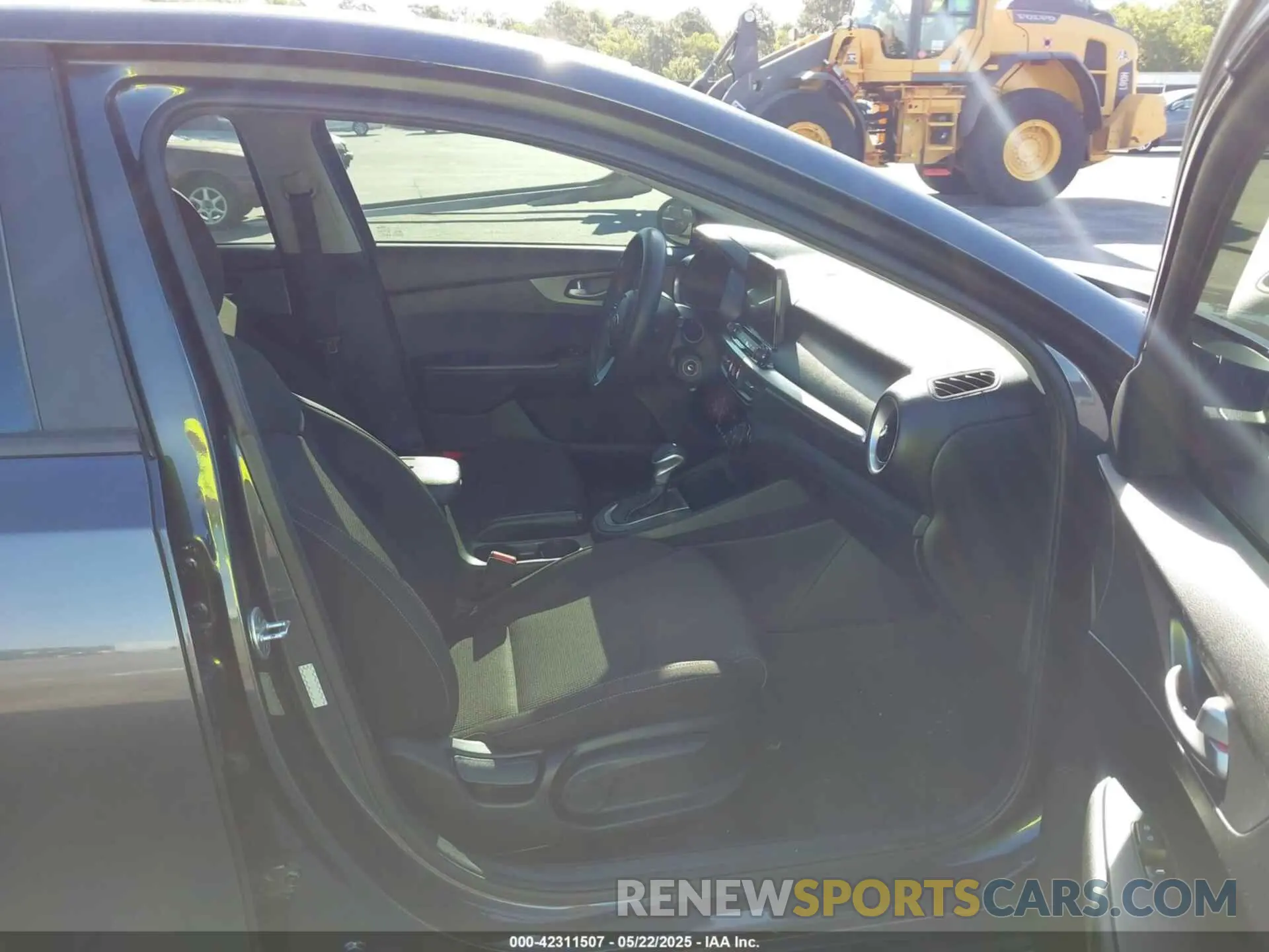 5 Photograph of a damaged car 3KPF24AD2KE096124 KIA FORTE 2019