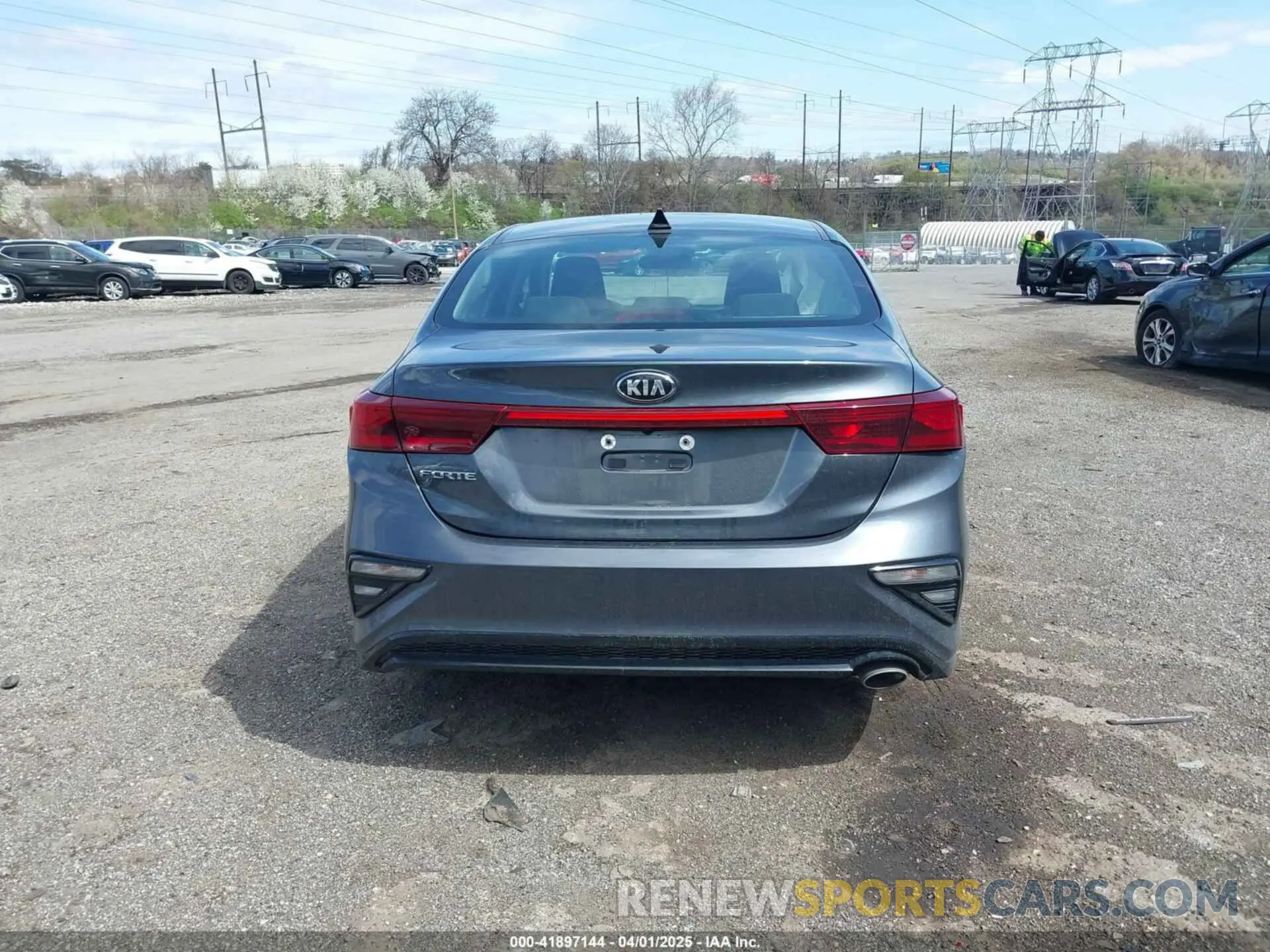 17 Photograph of a damaged car 3KPF24AD2KE098486 KIA FORTE 2019