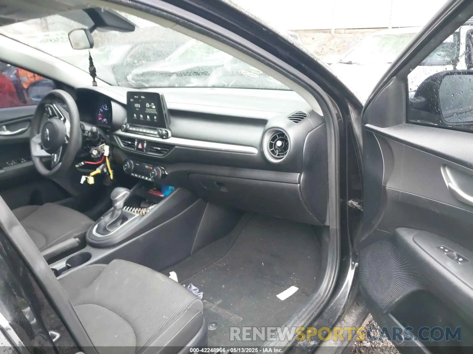 5 Photograph of a damaged car 3KPF24AD2KE098732 KIA FORTE 2019