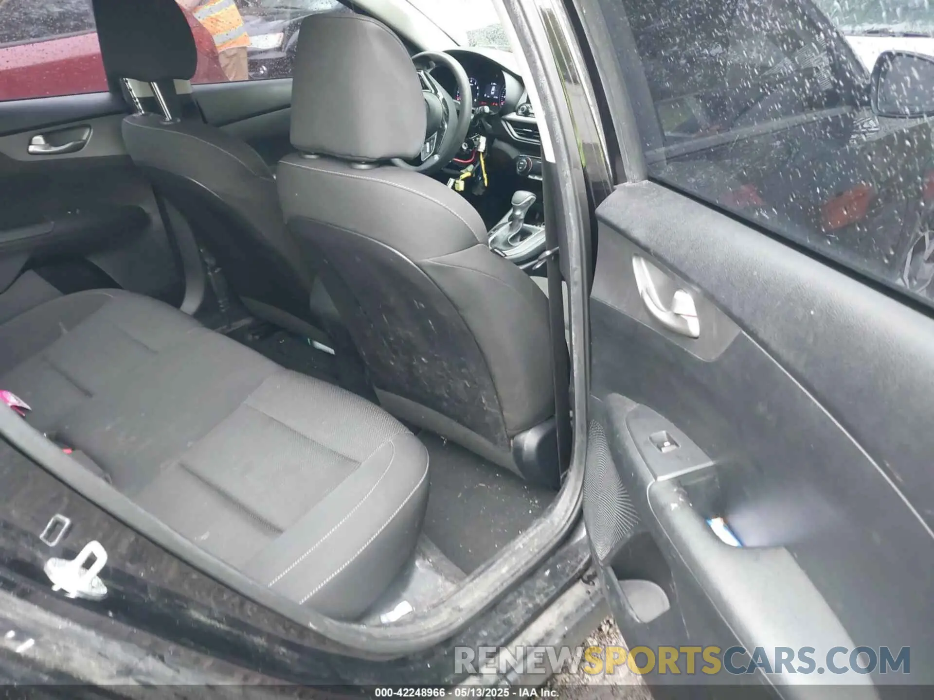8 Photograph of a damaged car 3KPF24AD2KE098732 KIA FORTE 2019