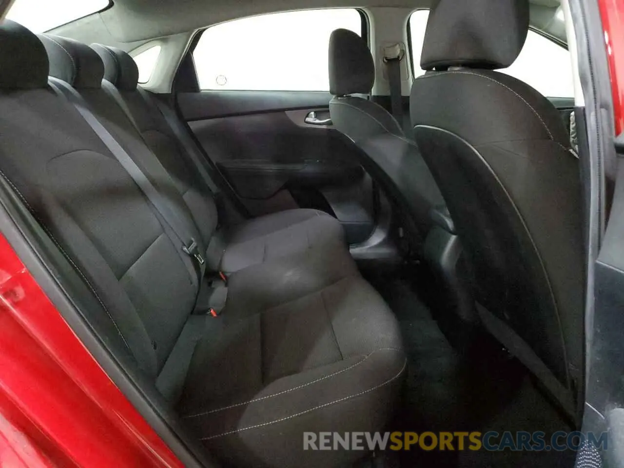 10 Photograph of a damaged car 3KPF24AD2KE104254 KIA FORTE 2019
