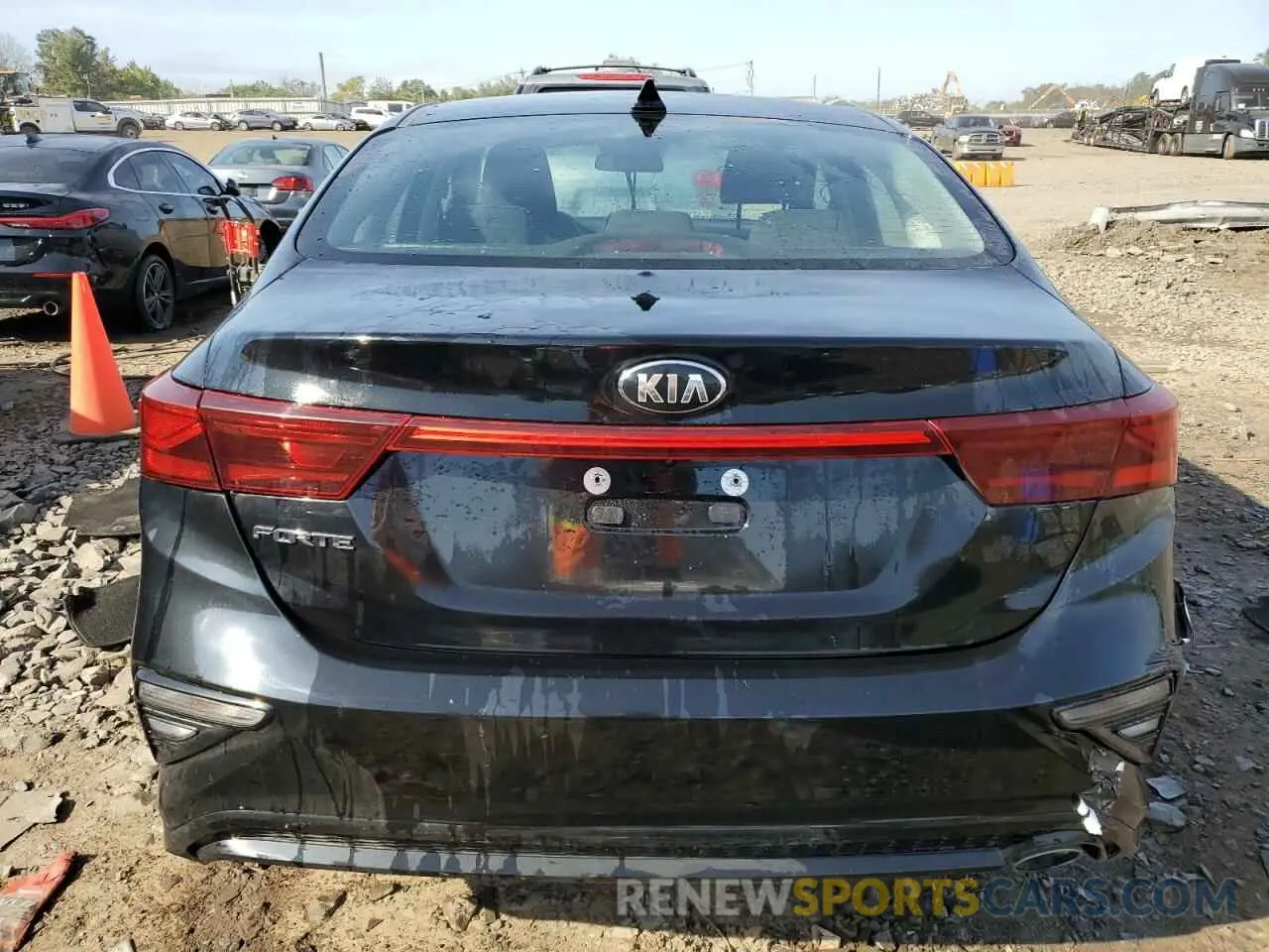 6 Photograph of a damaged car 3KPF24AD2KE104495 KIA FORTE 2019