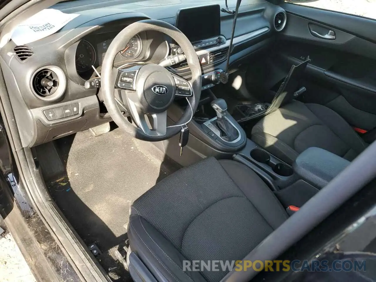 8 Photograph of a damaged car 3KPF24AD2KE104495 KIA FORTE 2019
