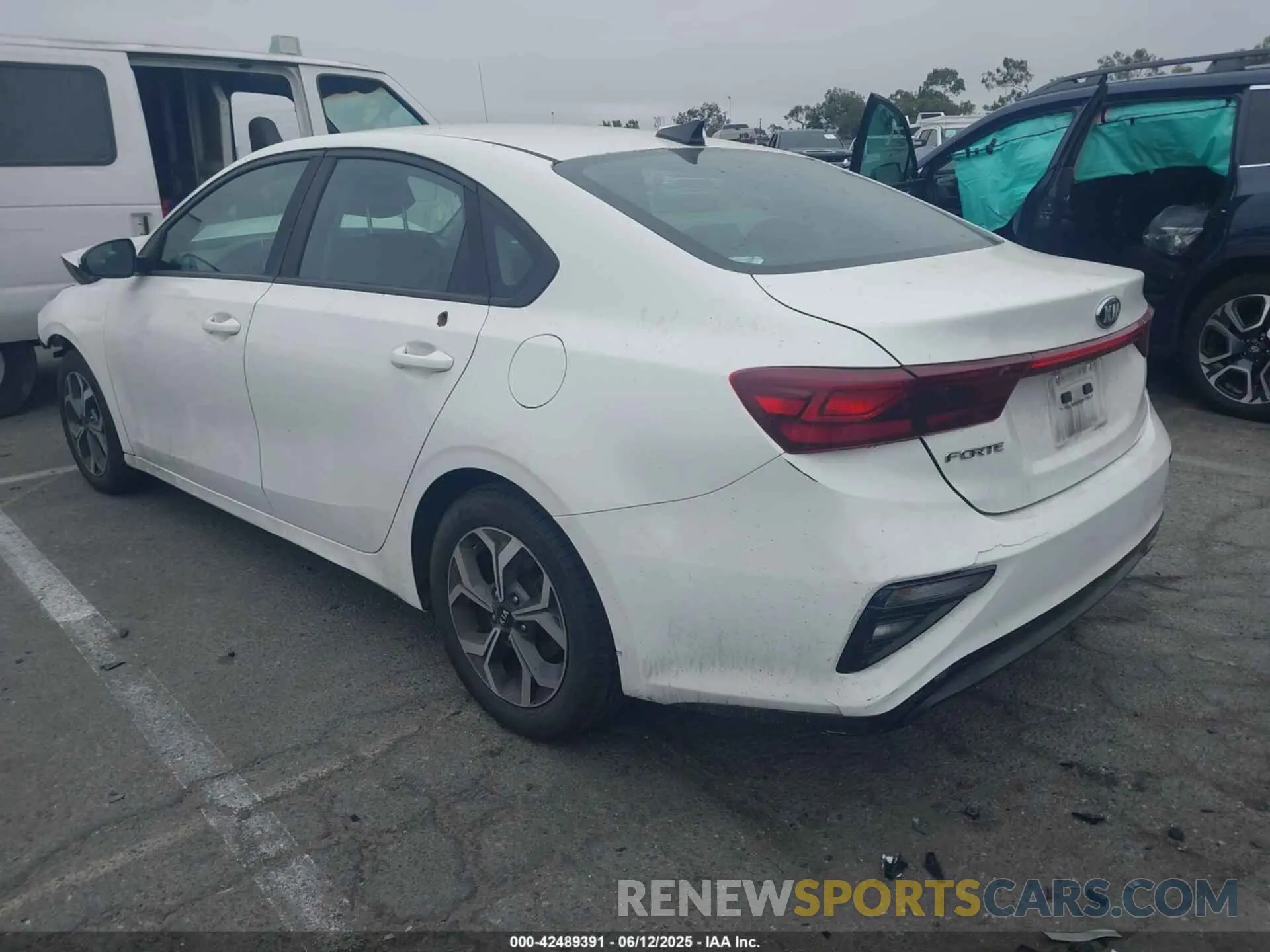 3 Photograph of a damaged car 3KPF24AD2KE114900 KIA FORTE 2019