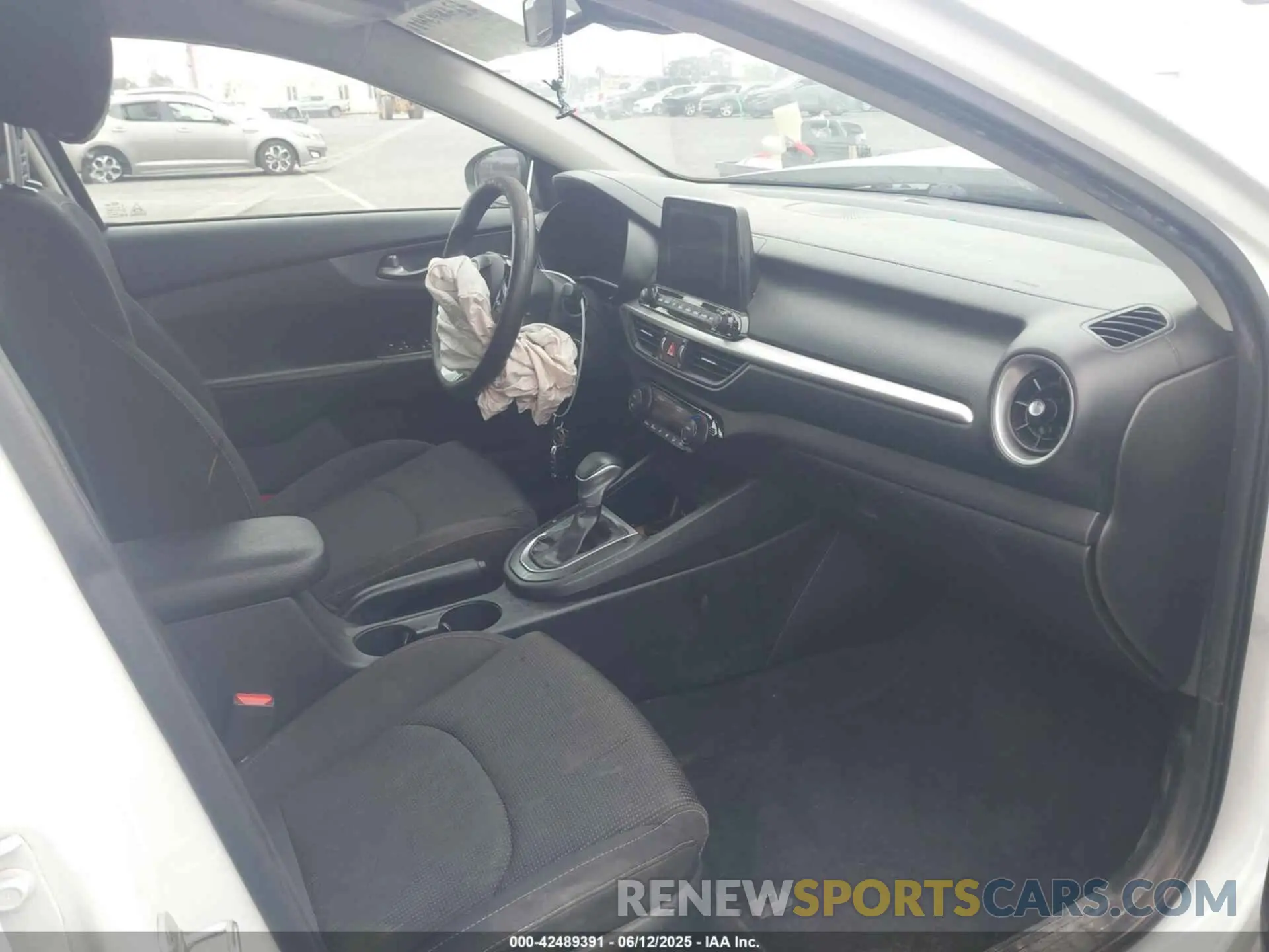 5 Photograph of a damaged car 3KPF24AD2KE114900 KIA FORTE 2019