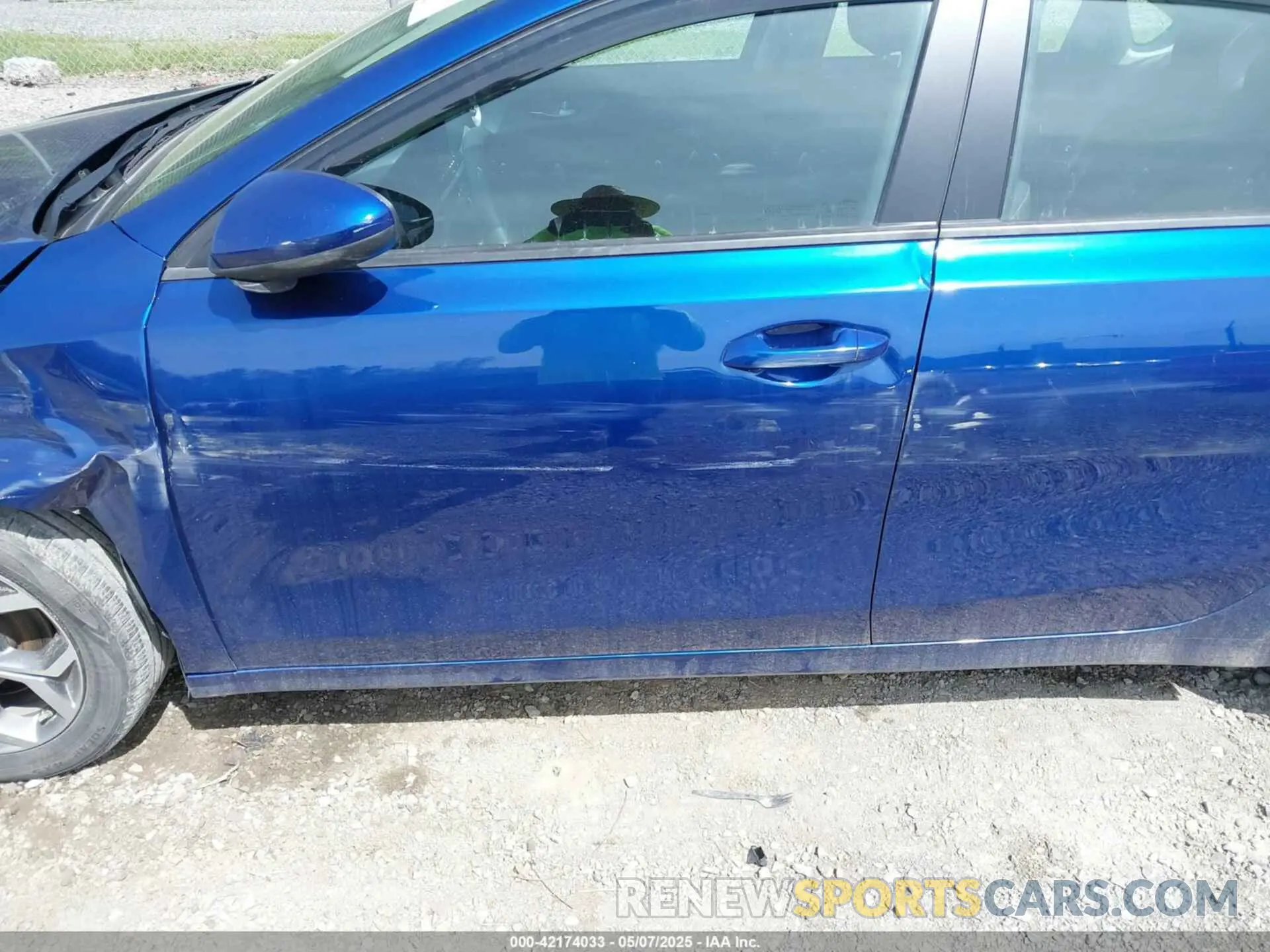 17 Photograph of a damaged car 3KPF24AD2KE115108 KIA FORTE 2019