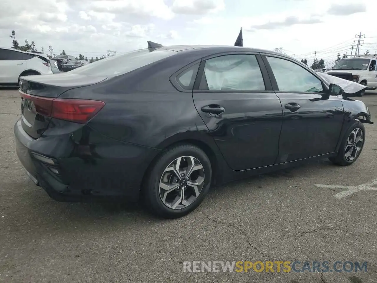3 Photograph of a damaged car 3KPF24AD2KE118882 KIA FORTE 2019