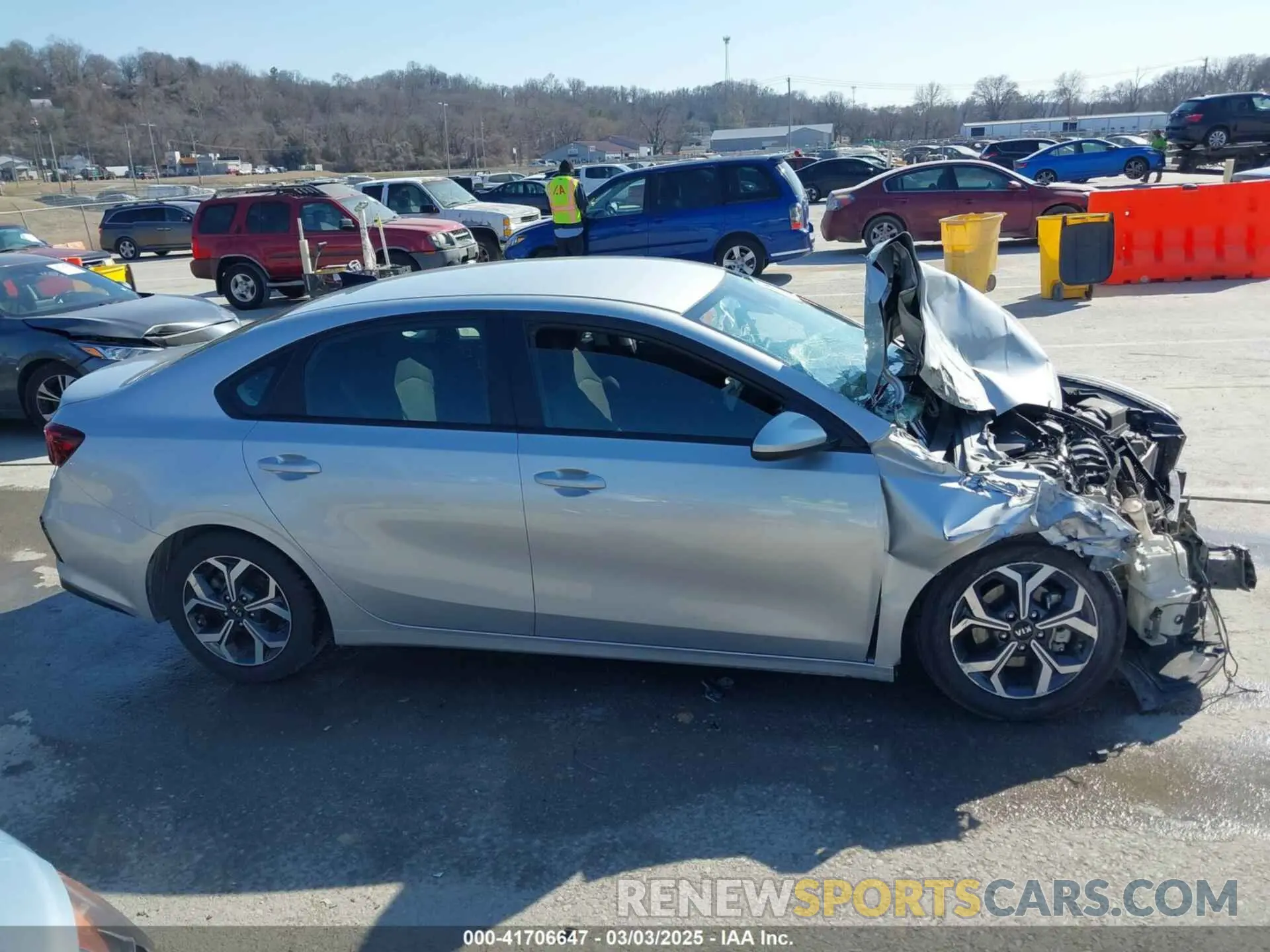 14 Photograph of a damaged car 3KPF24AD2KE120714 KIA FORTE 2019