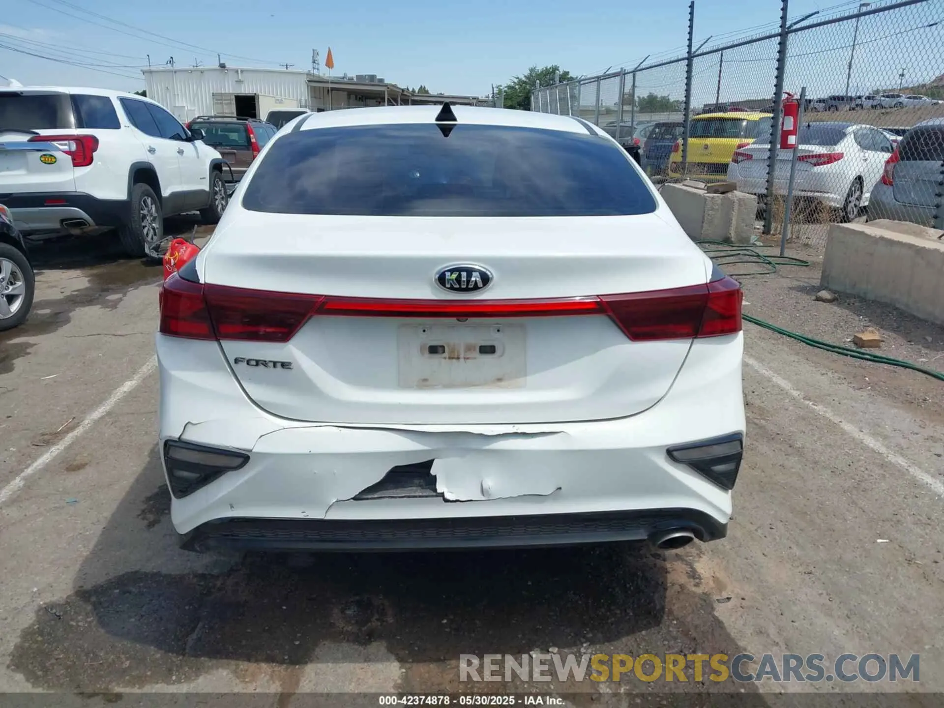 16 Photograph of a damaged car 3KPF24AD2KE126514 KIA FORTE 2019