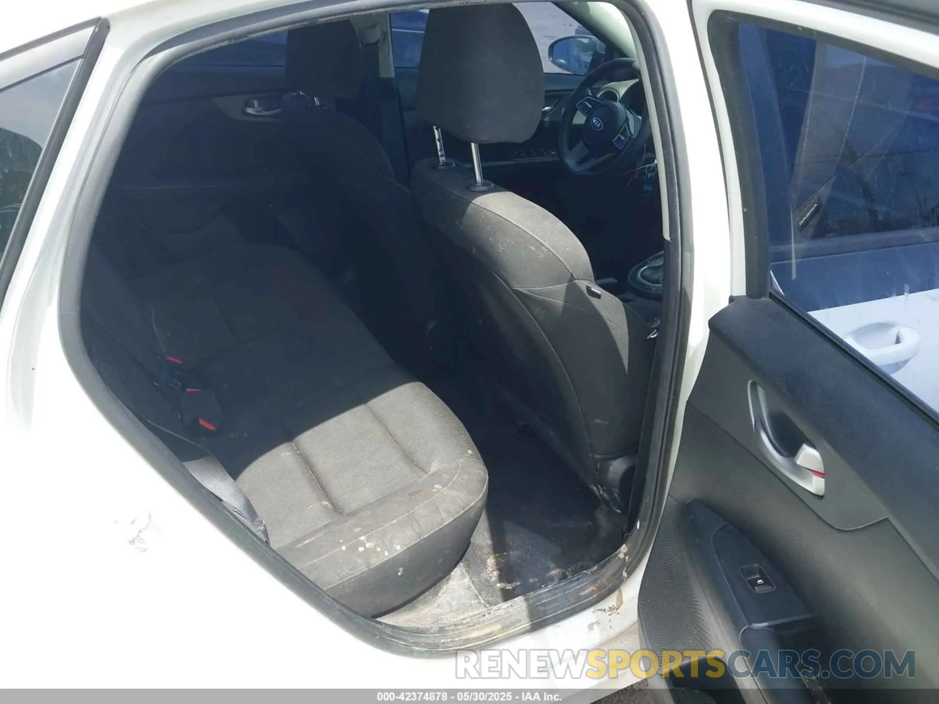 8 Photograph of a damaged car 3KPF24AD2KE126514 KIA FORTE 2019