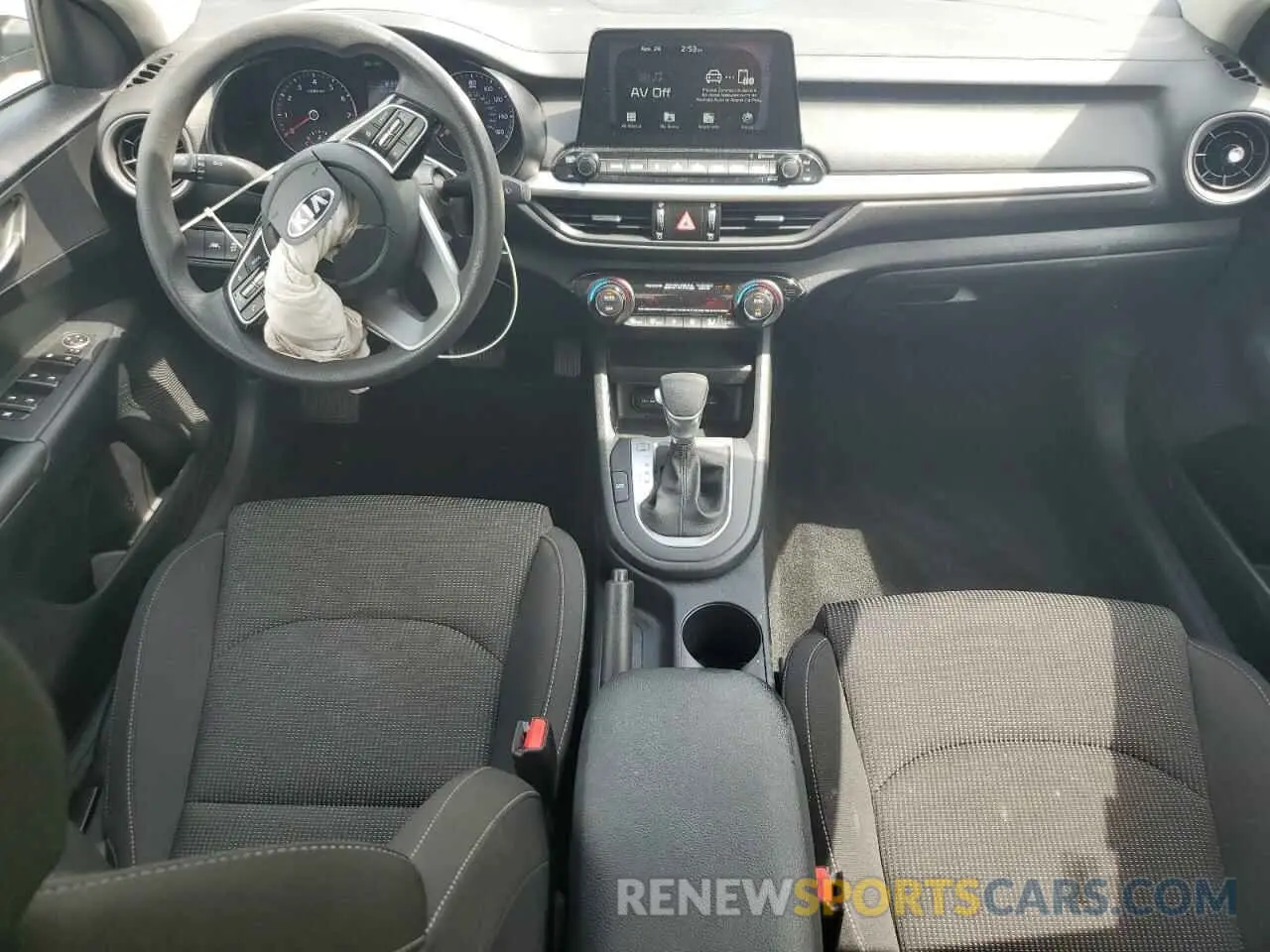8 Photograph of a damaged car 3KPF24AD2KE129381 KIA FORTE 2019