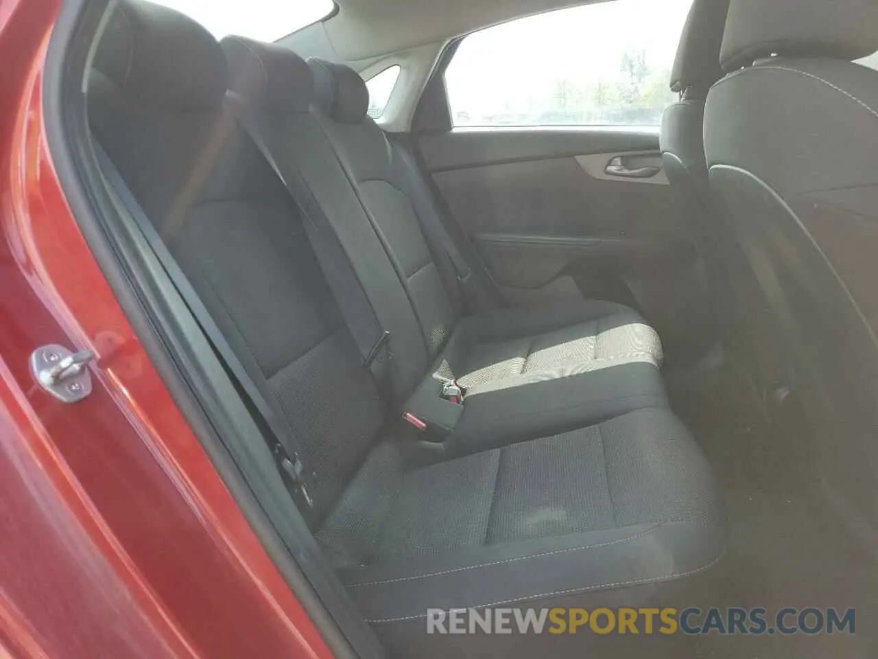 10 Photograph of a damaged car 3KPF24AD2KE130899 KIA FORTE 2019