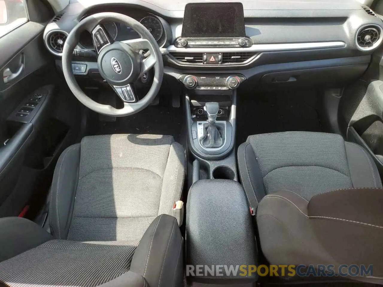 8 Photograph of a damaged car 3KPF24AD2KE130899 KIA FORTE 2019