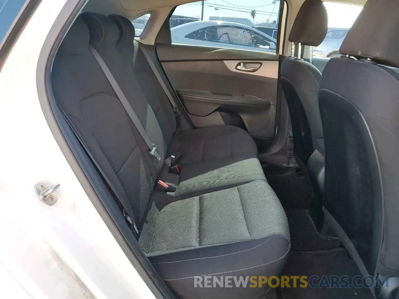 10 Photograph of a damaged car 3KPF24AD3KE011548 KIA FORTE 2019