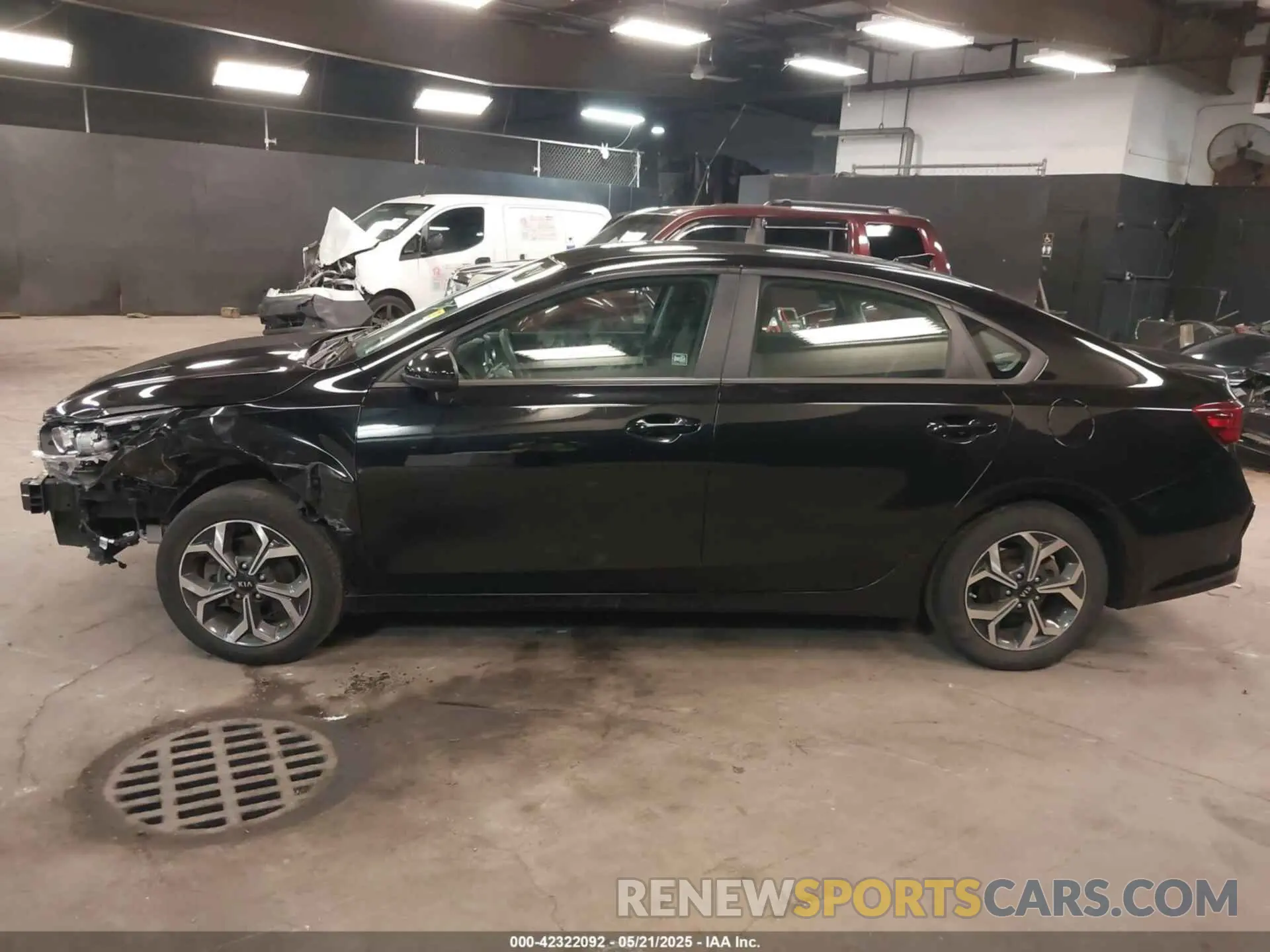 14 Photograph of a damaged car 3KPF24AD3KE023649 KIA FORTE 2019