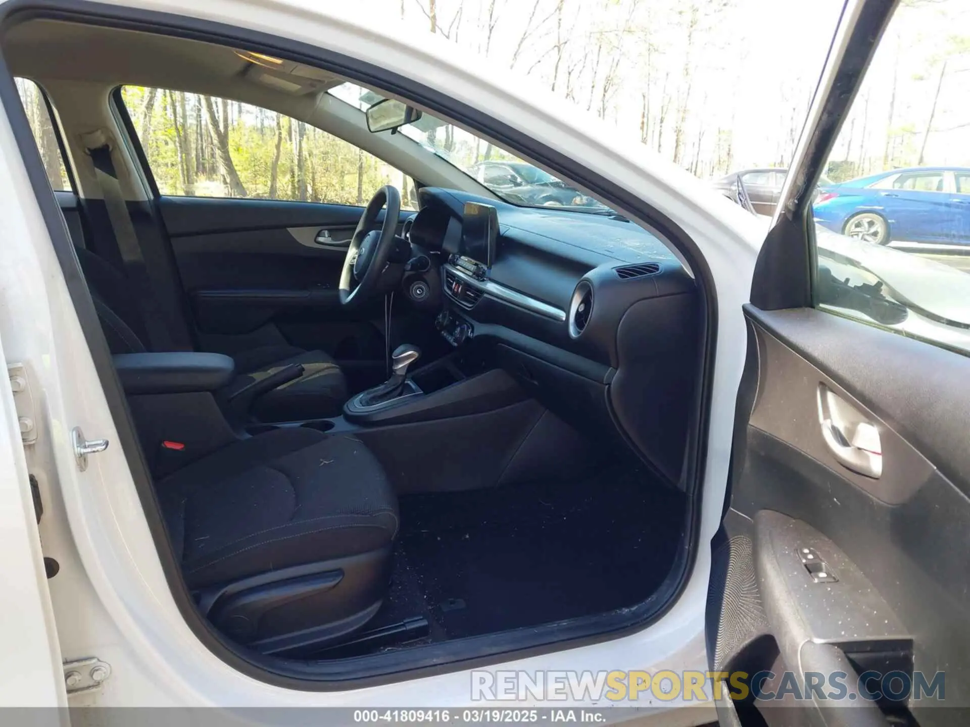 5 Photograph of a damaged car 3KPF24AD3KE041519 KIA FORTE 2019