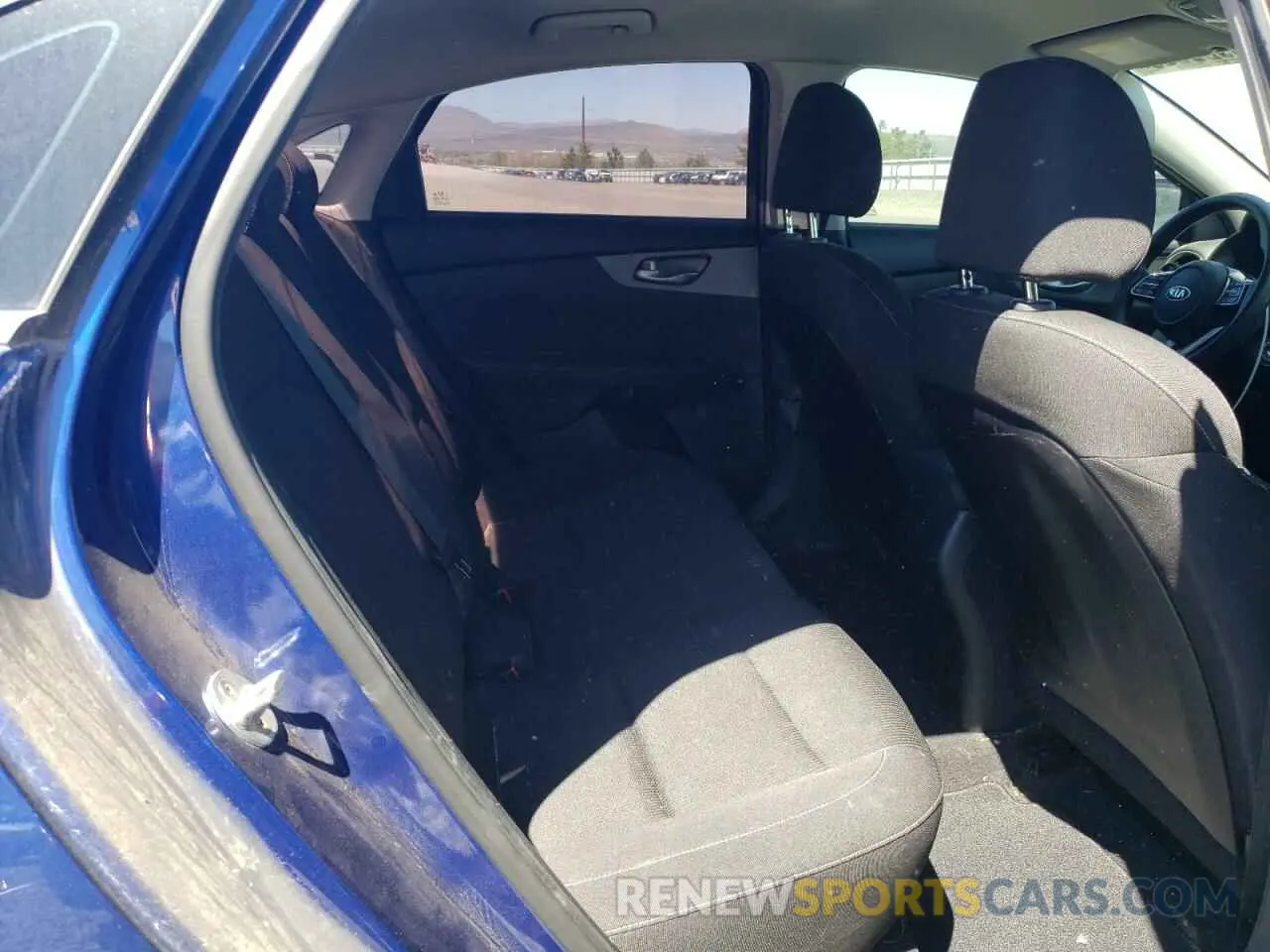 10 Photograph of a damaged car 3KPF24AD3KE043173 KIA FORTE 2019