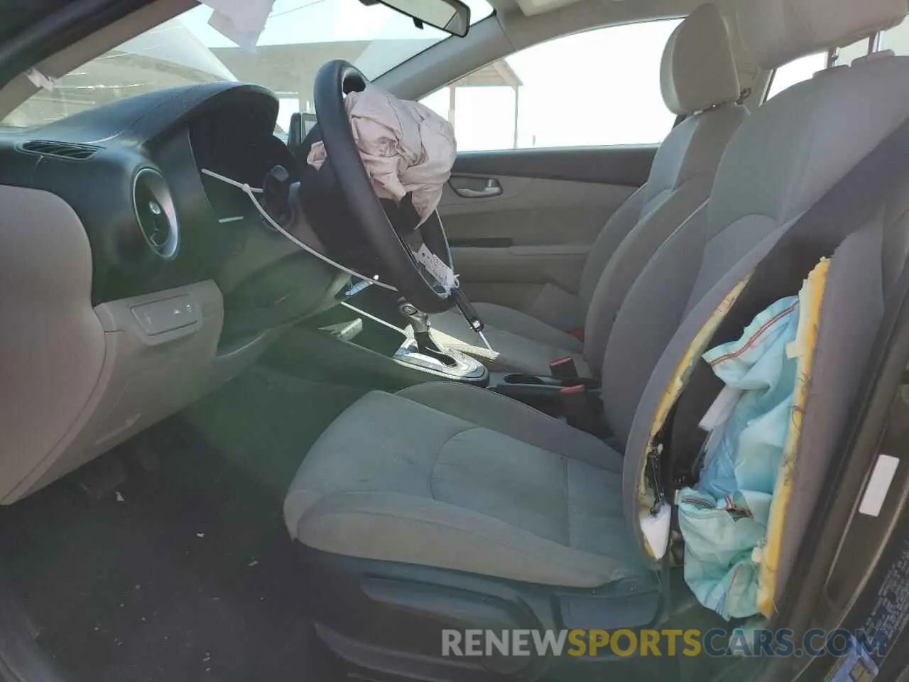 7 Photograph of a damaged car 3KPF24AD3KE046137 KIA FORTE 2019