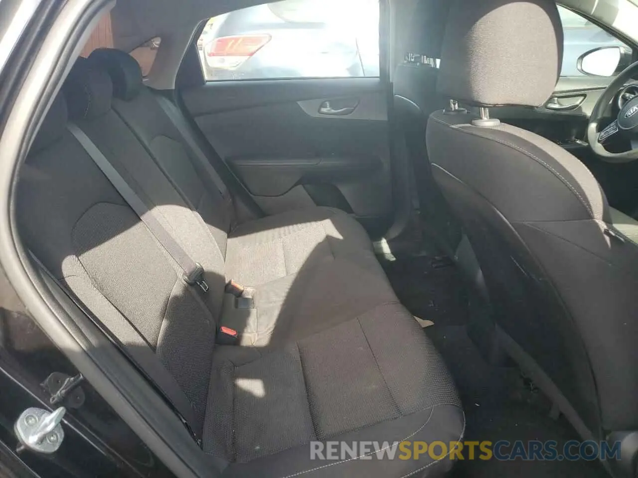 10 Photograph of a damaged car 3KPF24AD3KE047238 KIA FORTE 2019