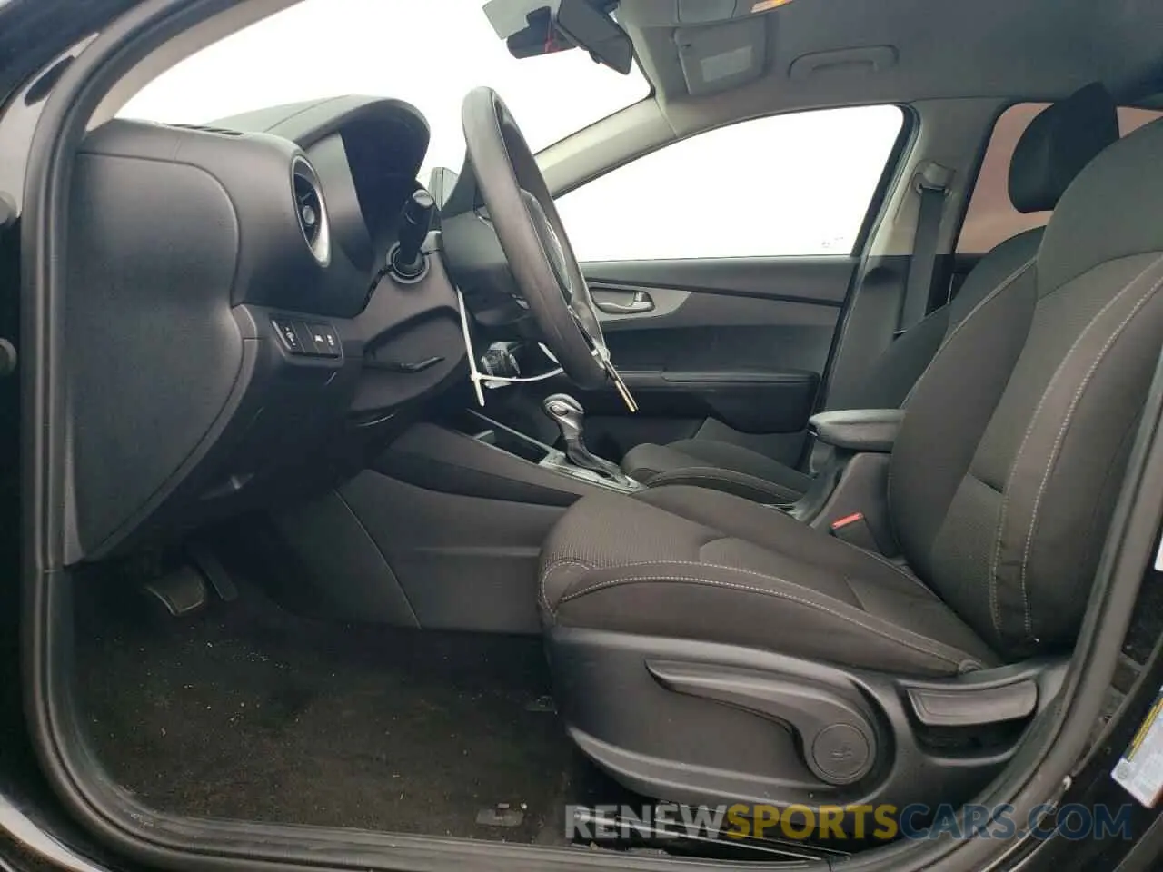 7 Photograph of a damaged car 3KPF24AD3KE047238 KIA FORTE 2019