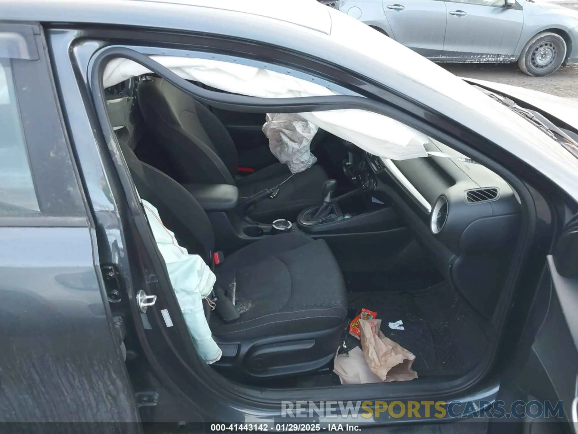 5 Photograph of a damaged car 3KPF24AD3KE079994 KIA FORTE 2019