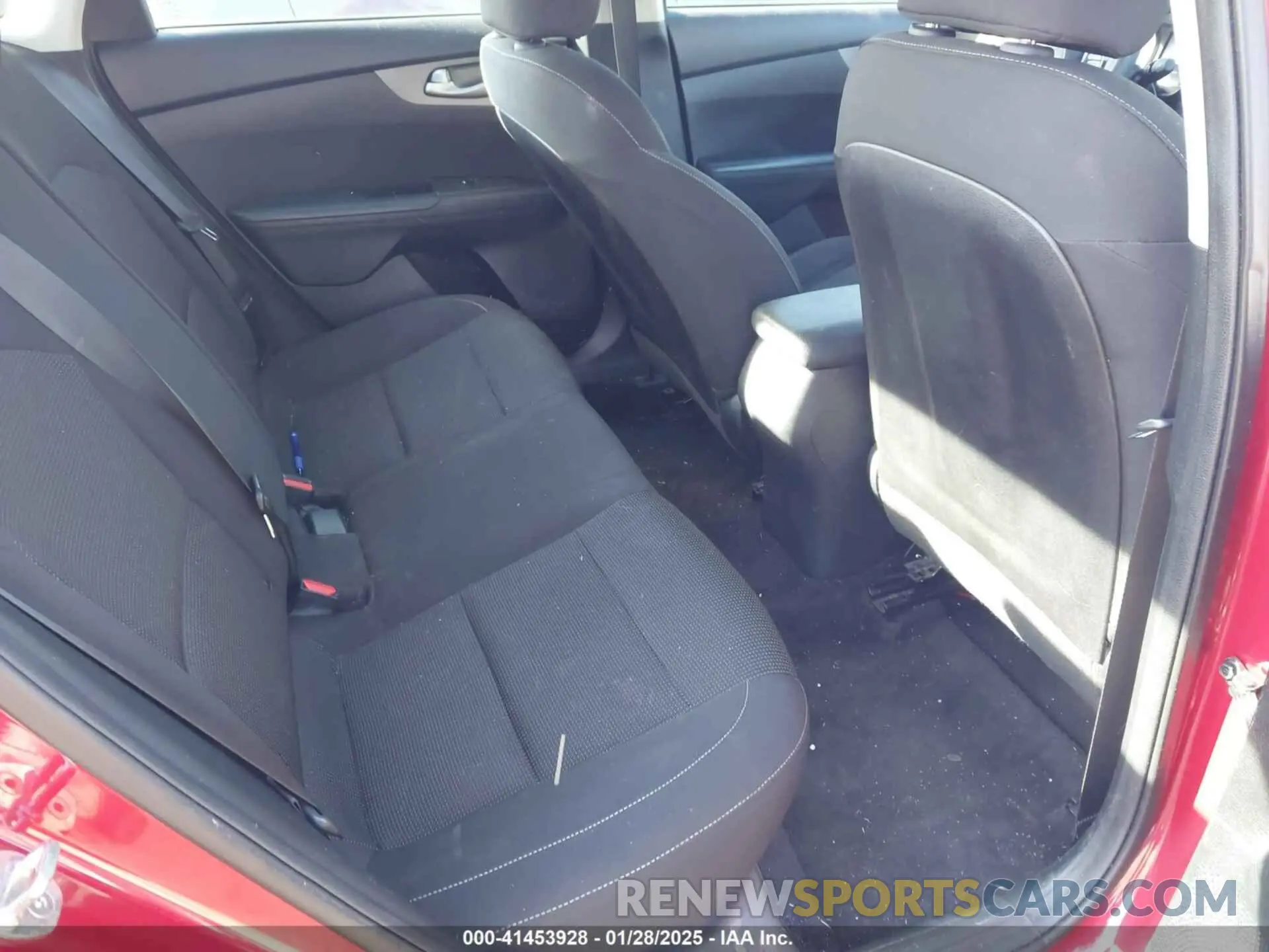 8 Photograph of a damaged car 3KPF24AD3KE096584 KIA FORTE 2019