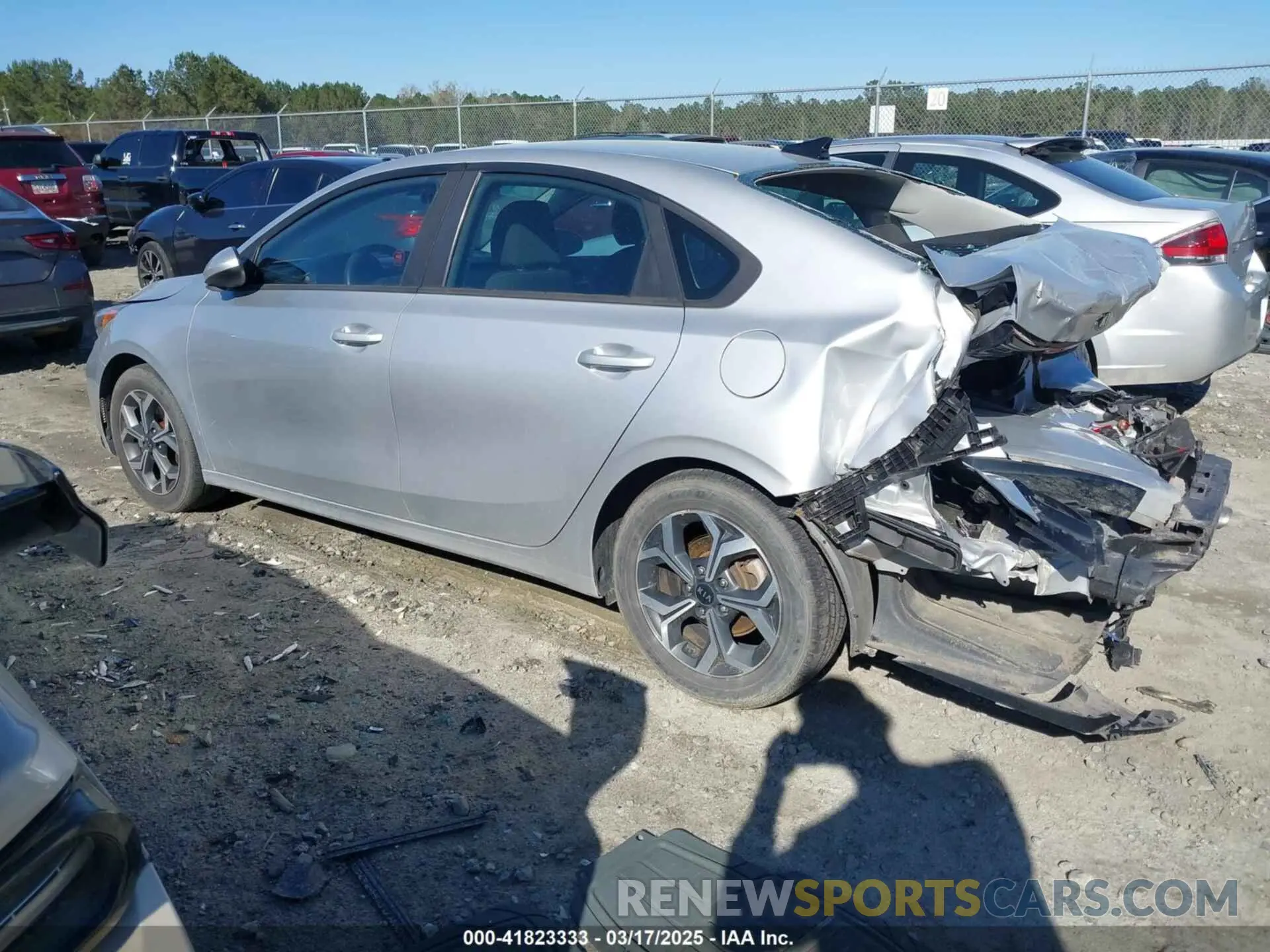 3 Photograph of a damaged car 3KPF24AD3KE118762 KIA FORTE 2019