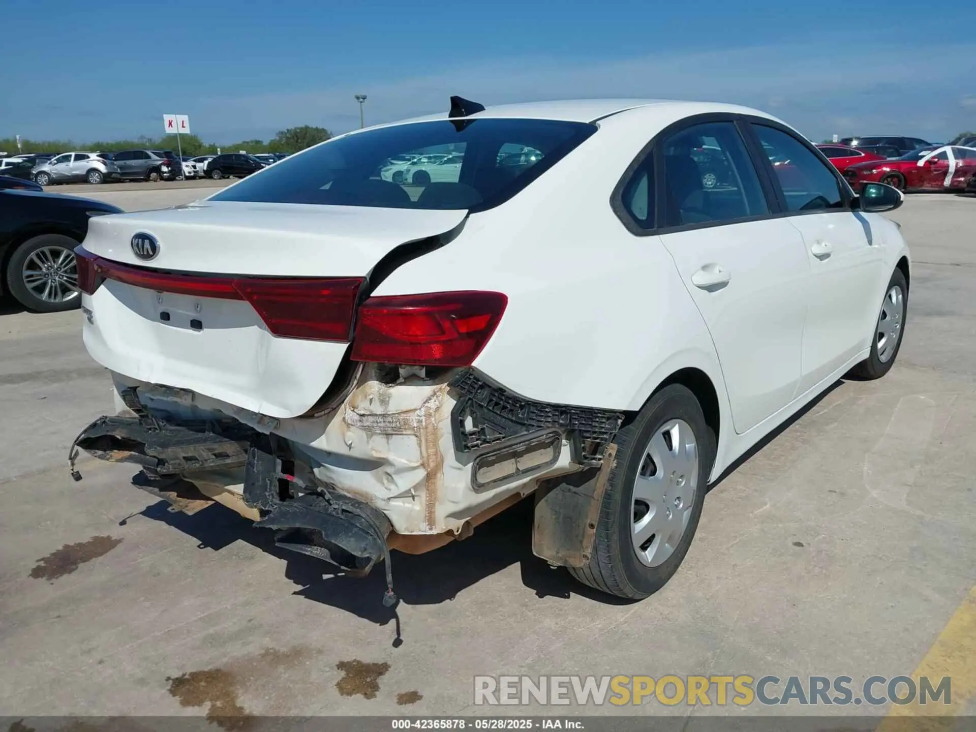 4 Photograph of a damaged car 3KPF24AD3KE123881 KIA FORTE 2019