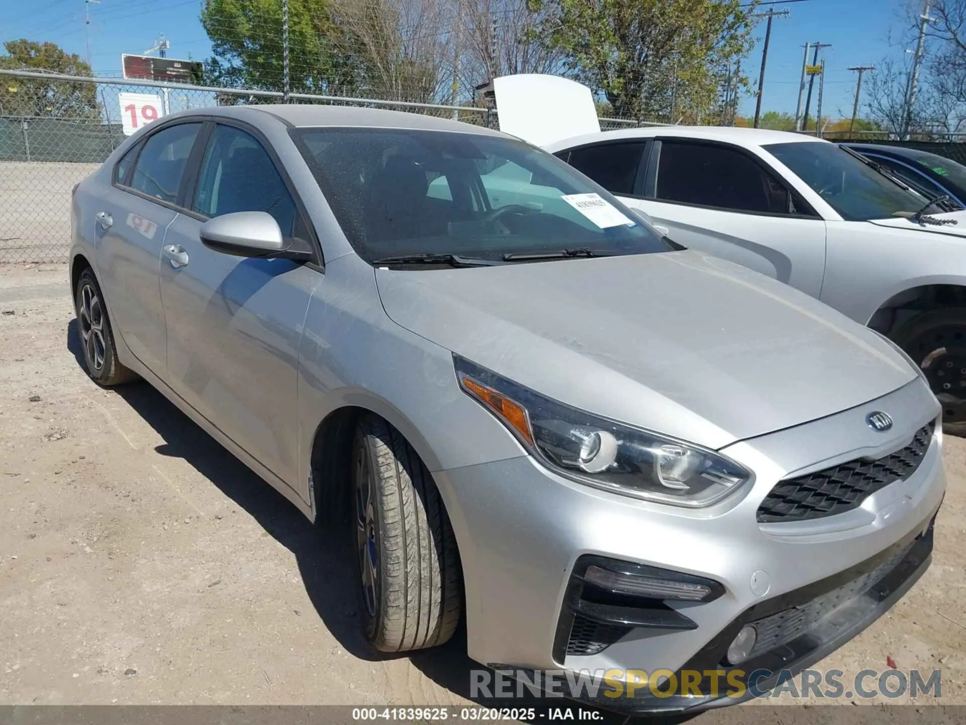 1 Photograph of a damaged car 3KPF24AD3KE132161 KIA FORTE 2019