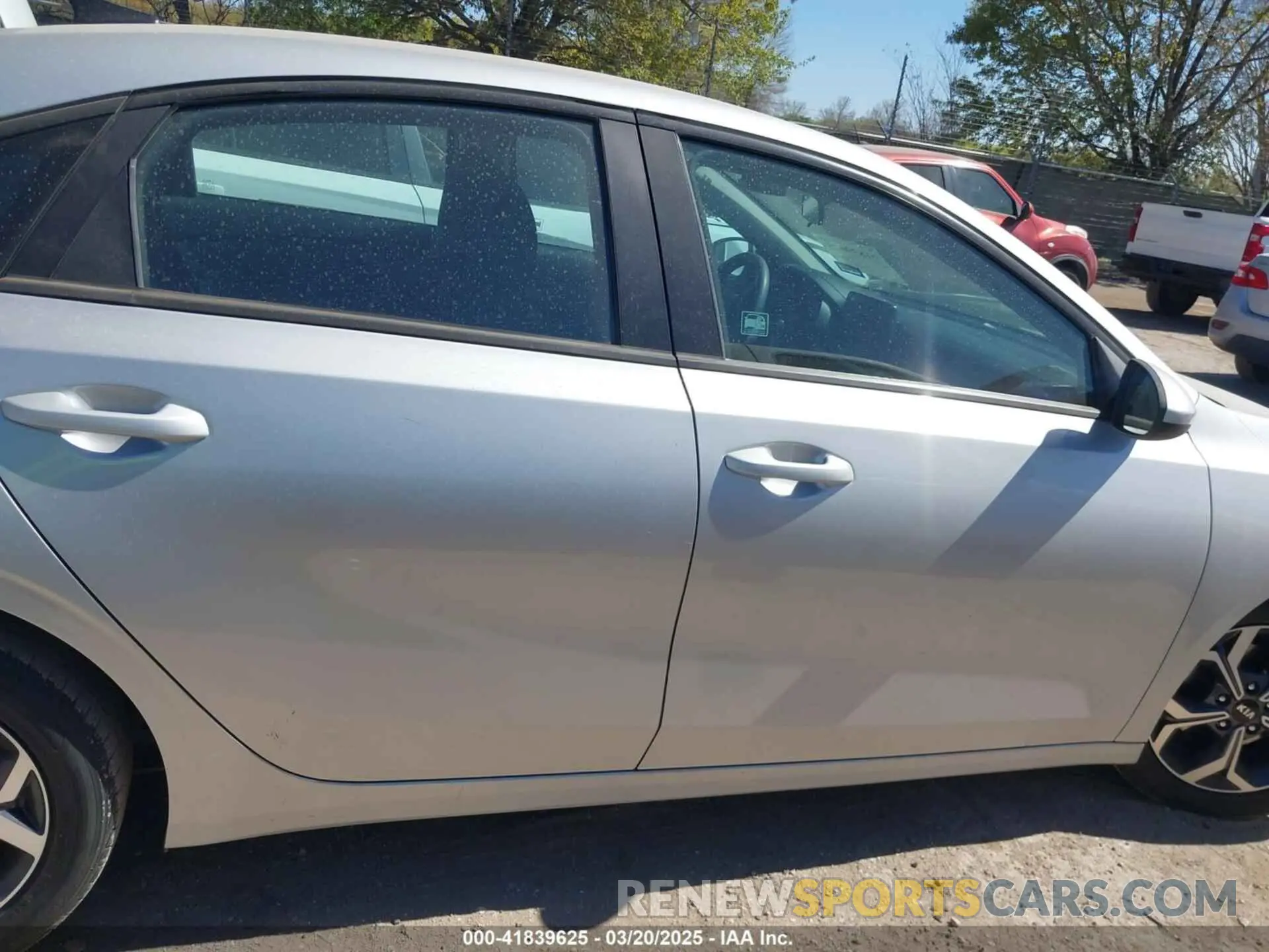 13 Photograph of a damaged car 3KPF24AD3KE132161 KIA FORTE 2019