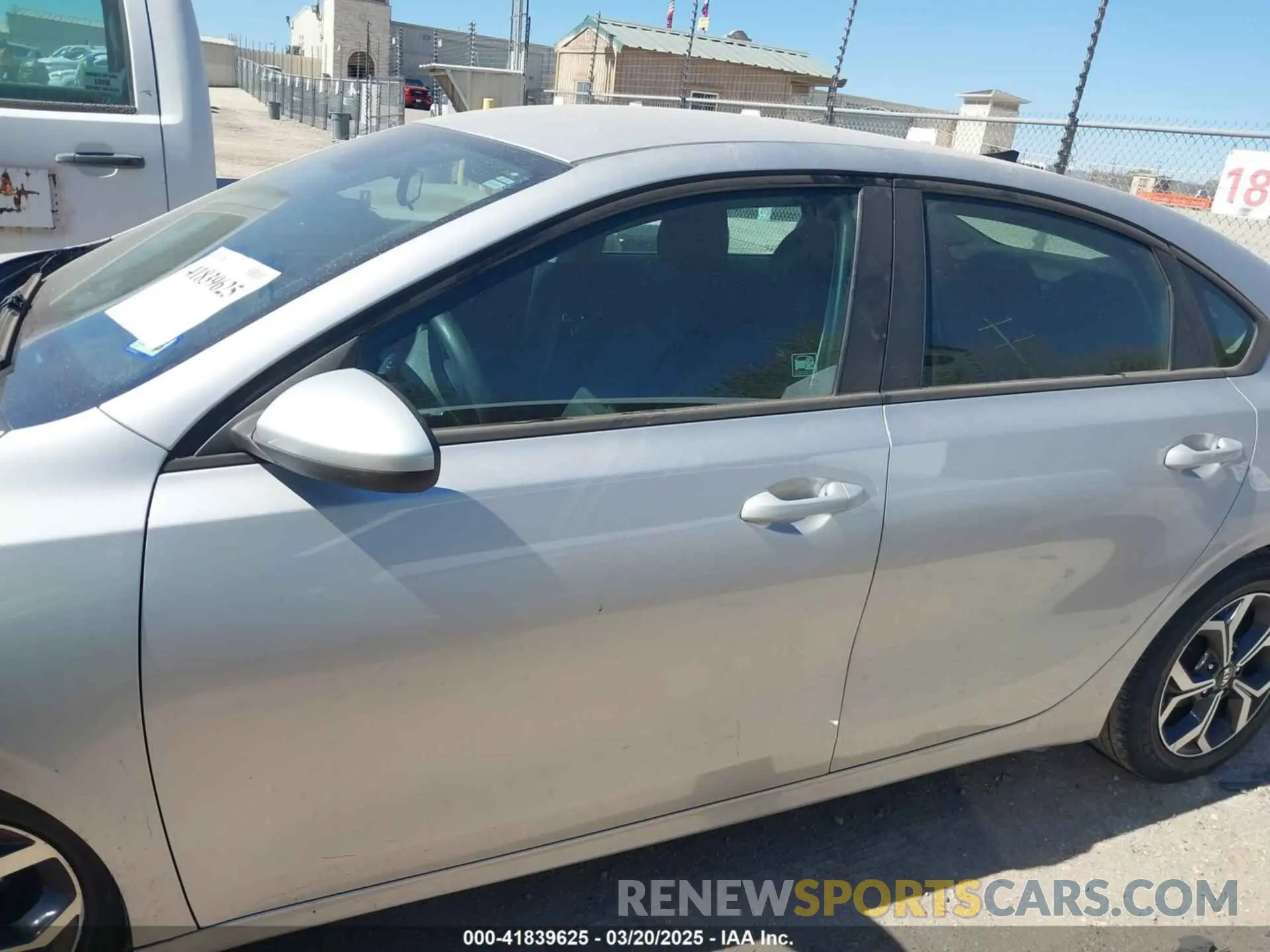 14 Photograph of a damaged car 3KPF24AD3KE132161 KIA FORTE 2019