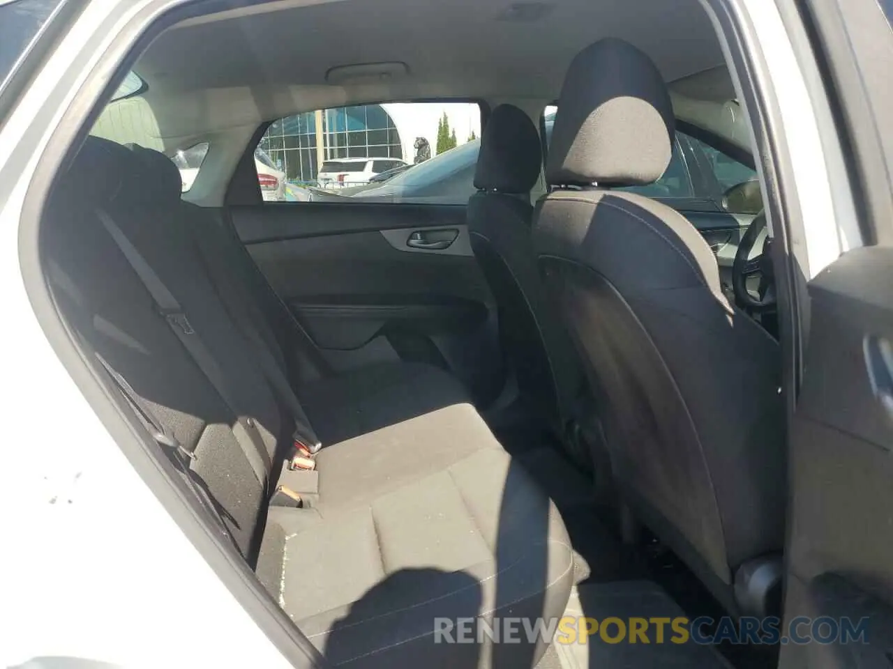 10 Photograph of a damaged car 3KPF24AD4KE008349 KIA FORTE 2019