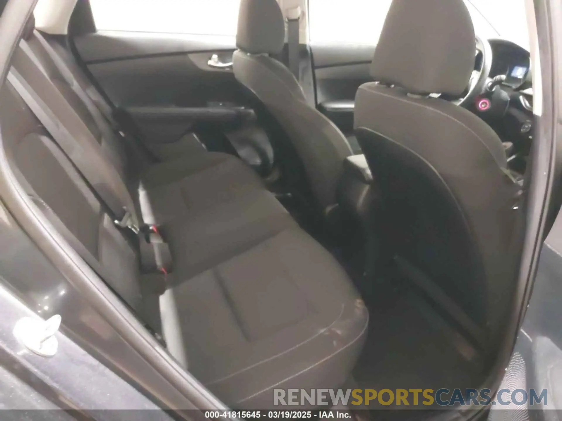 8 Photograph of a damaged car 3KPF24AD4KE009940 KIA FORTE 2019