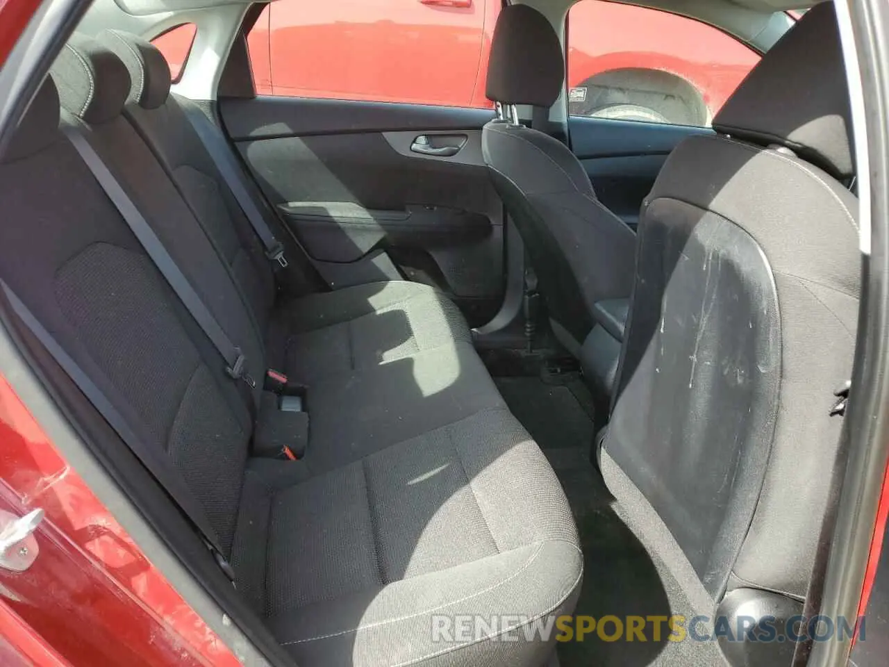 10 Photograph of a damaged car 3KPF24AD4KE010568 KIA FORTE 2019